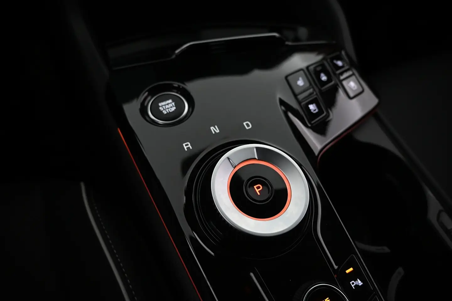 Car Image - 4g0aWrBQ9fbCSnPAxt8l3i