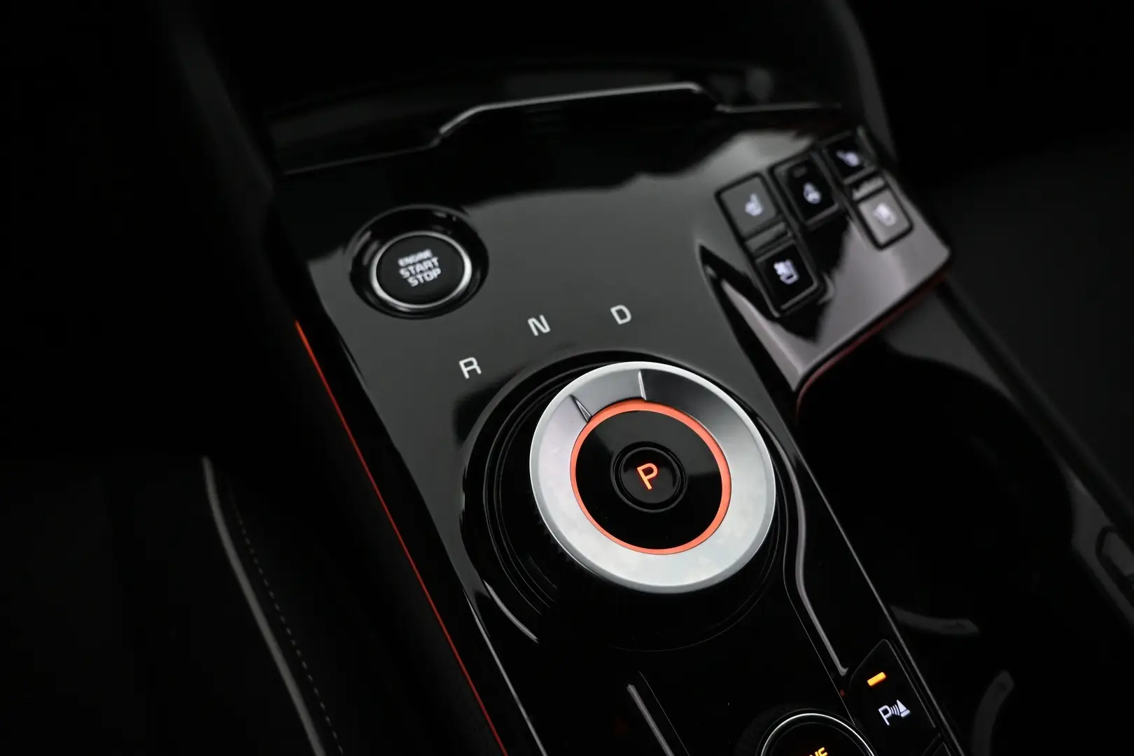 Car Image - 4g0aWrBQ9fbCSnPAxt8l3i