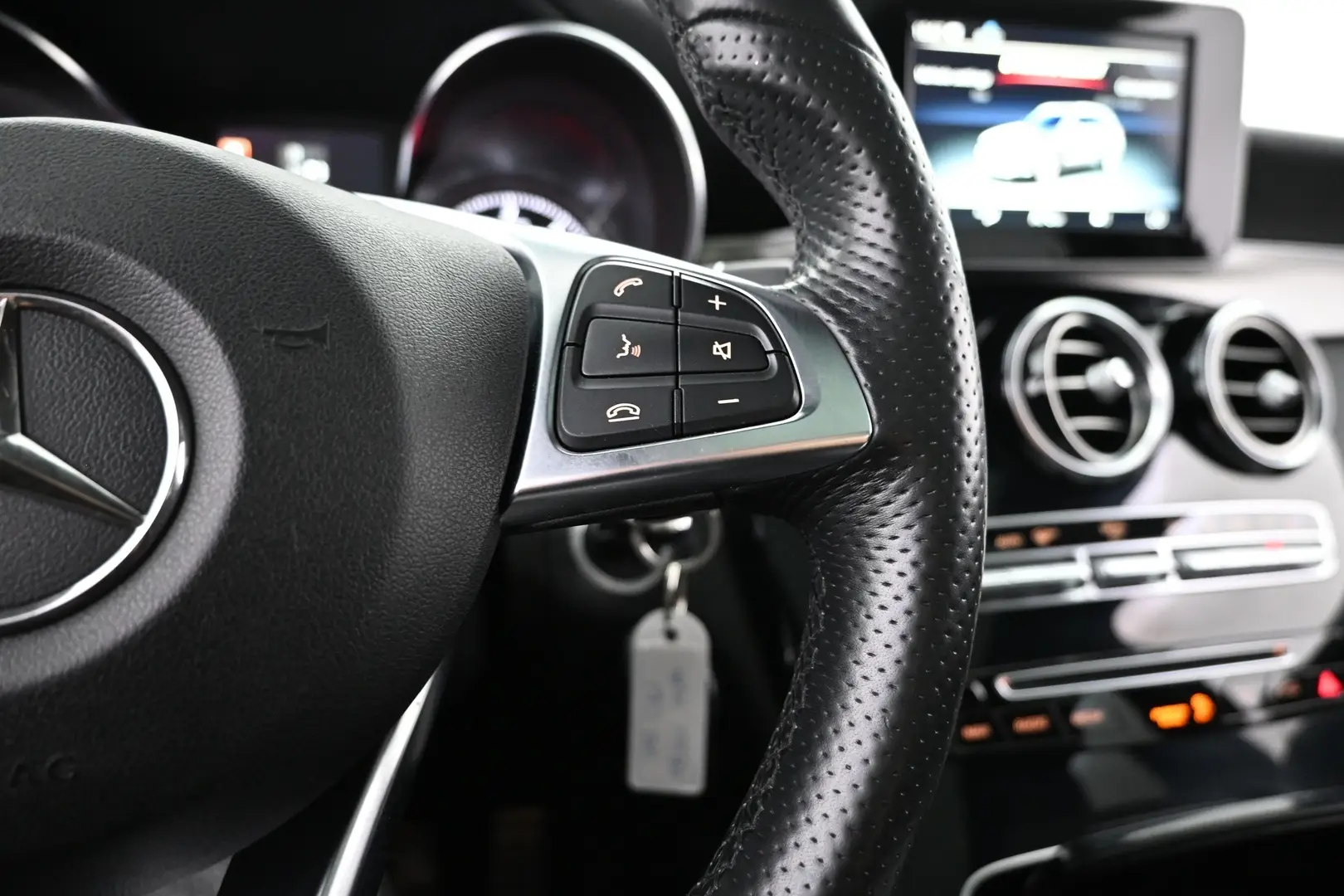 Car Image - cl2Icri9YlUb72I7zpfOd