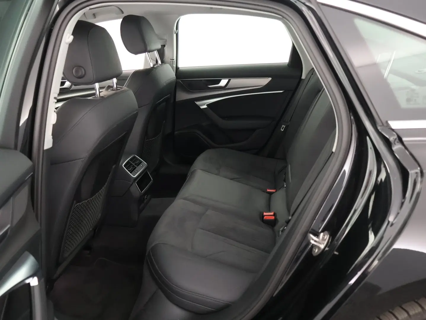 Car Image - 3xzIxFtcVHdUqZOpXLaoxO