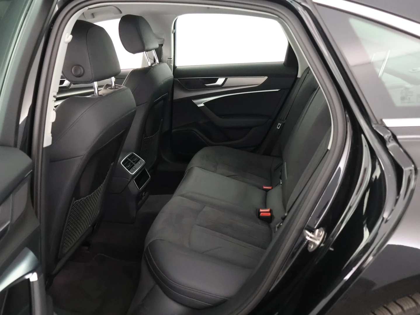 Car Image - 3xzIxFtcVHdUqZOpXLaoxO