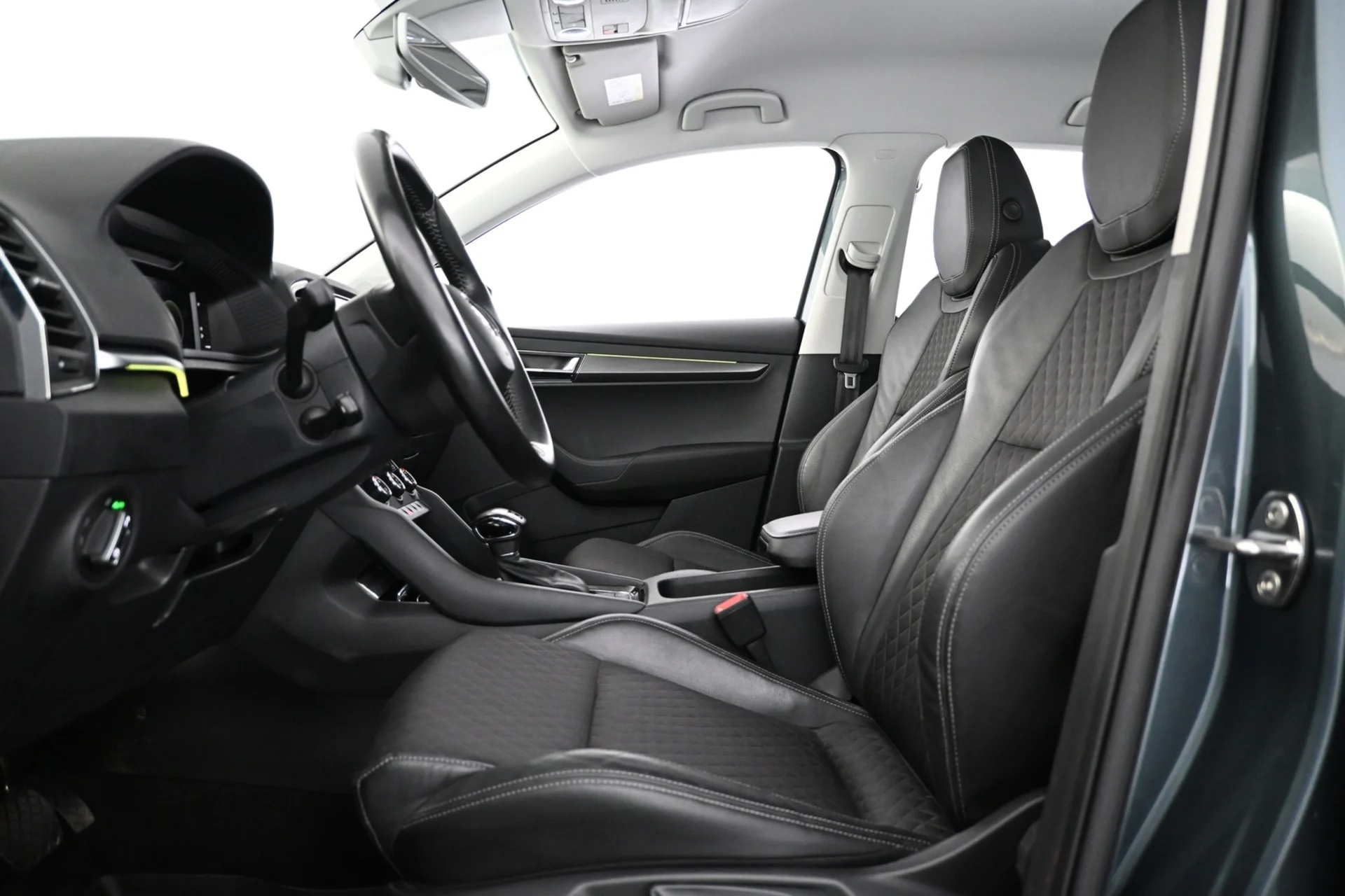 Car Image - 2NuJLxE3IWR9ssU1r72s1D