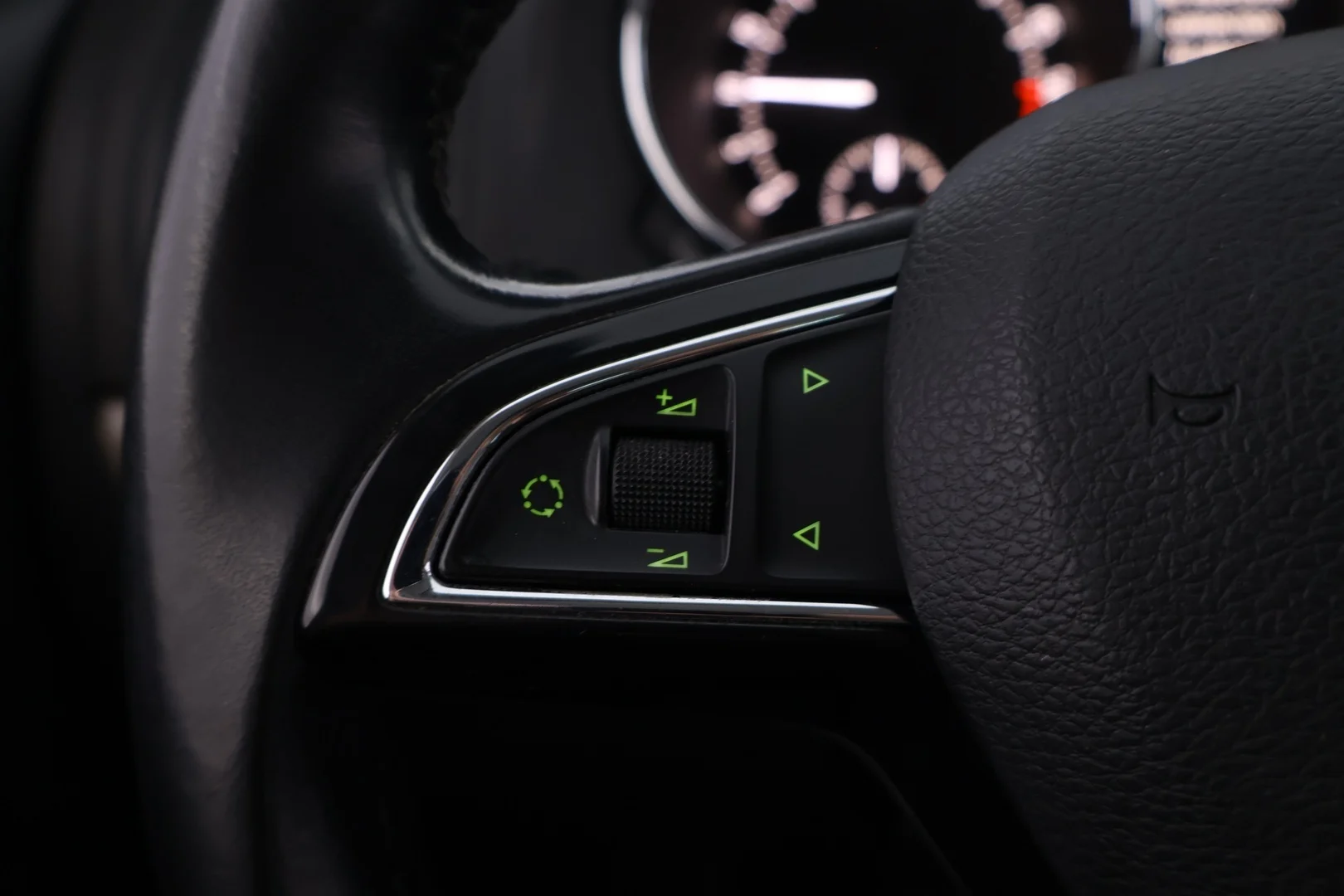 Car Image - 4vYfjYWqjvfS7BXZvbHMR