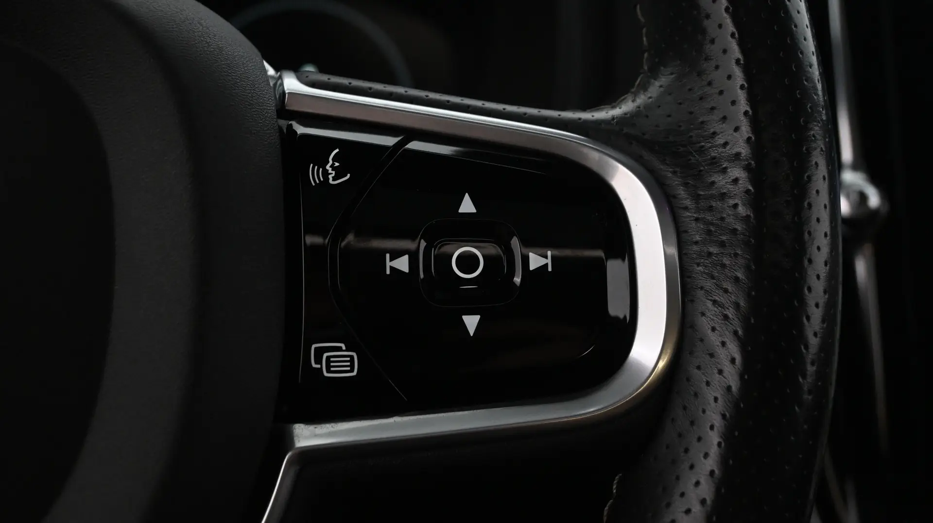 Car Image - GiMbuYobyxQC3NUb0mGVy