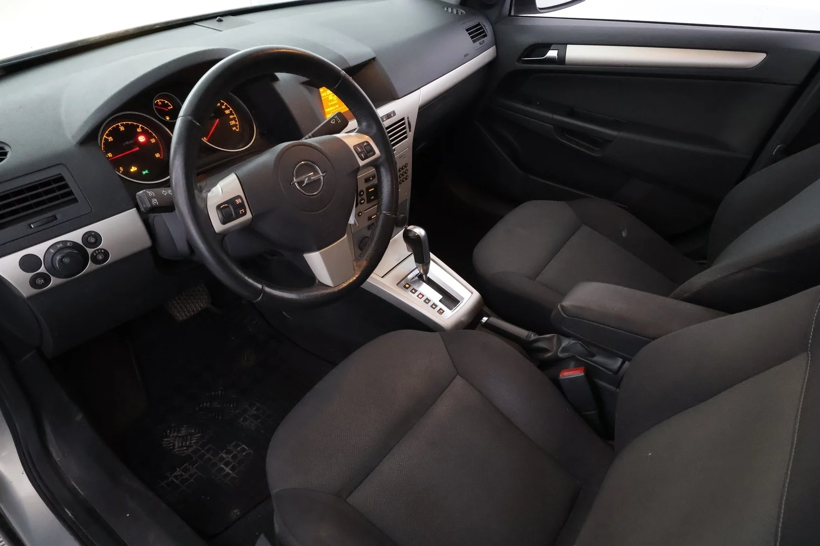 Car Image - 2GSQXNIHwD4QdjQYrNnKvY