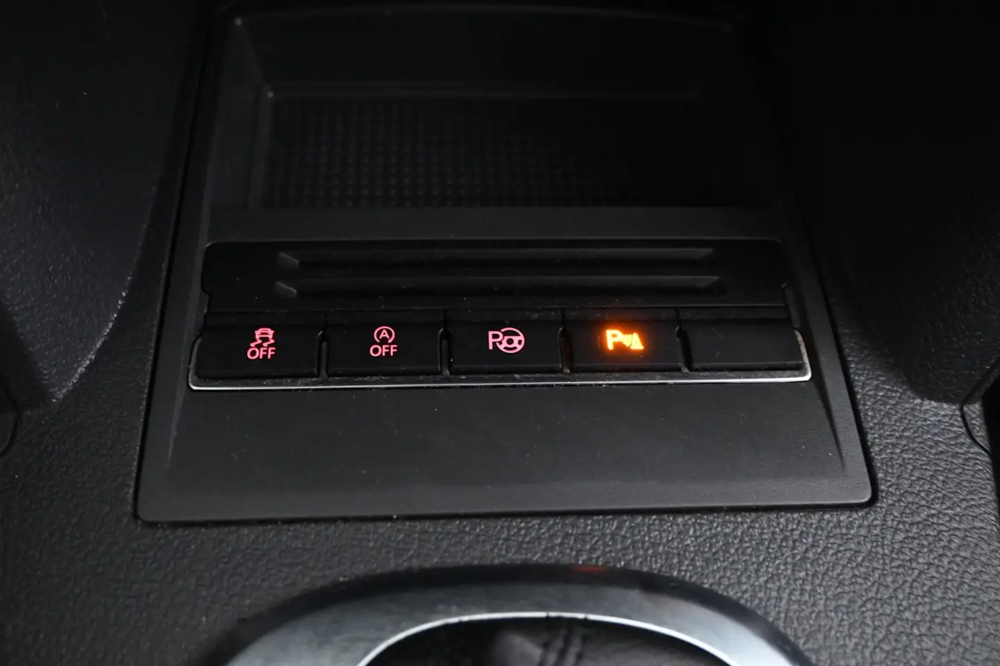 Car Image - 4ETsHPiijhSLaLRvVa1rVo