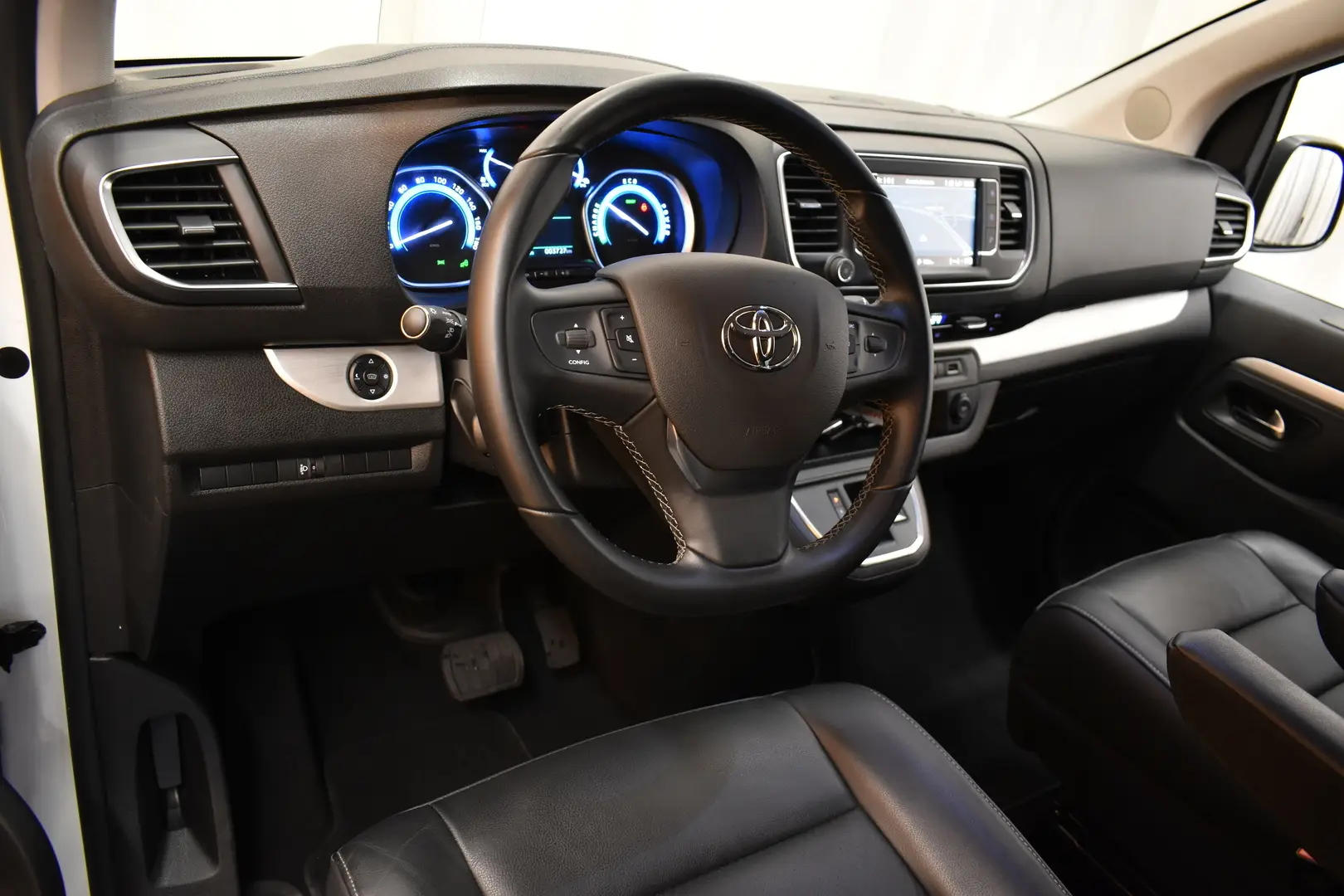 Car Image - 6HnNqyu5J5Dz7bgOiF0ZzJ