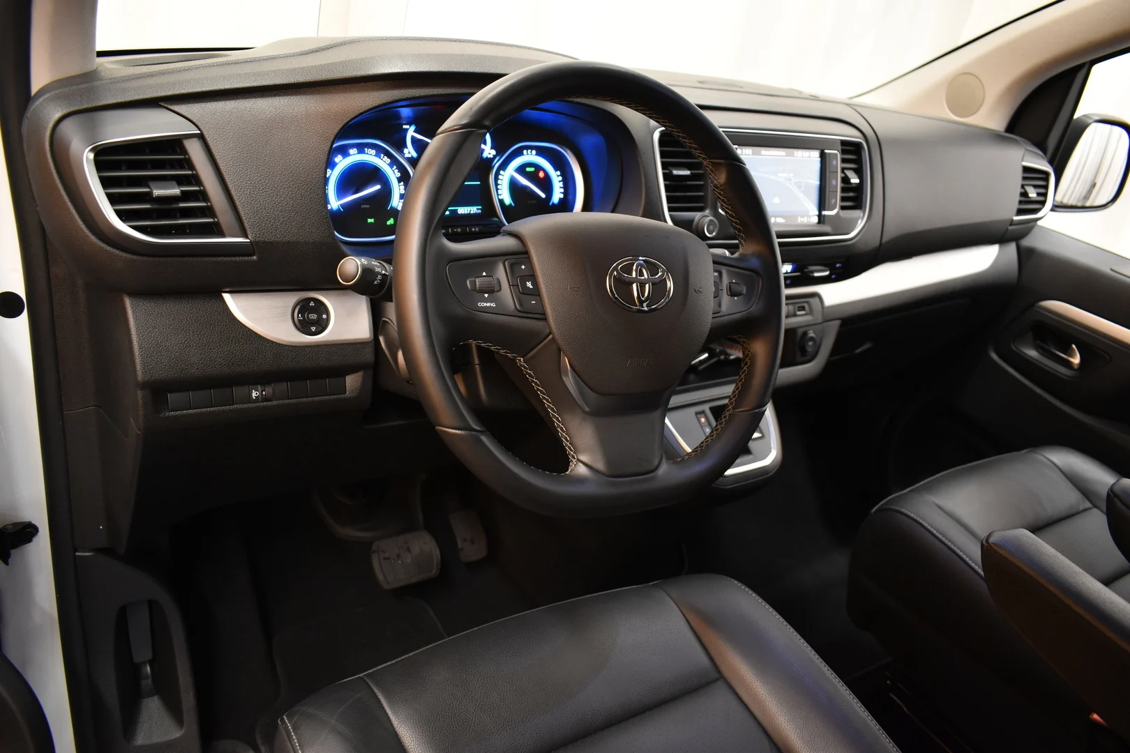 Car Image - 6HnNqyu5J5Dz7bgOiF0ZzJ