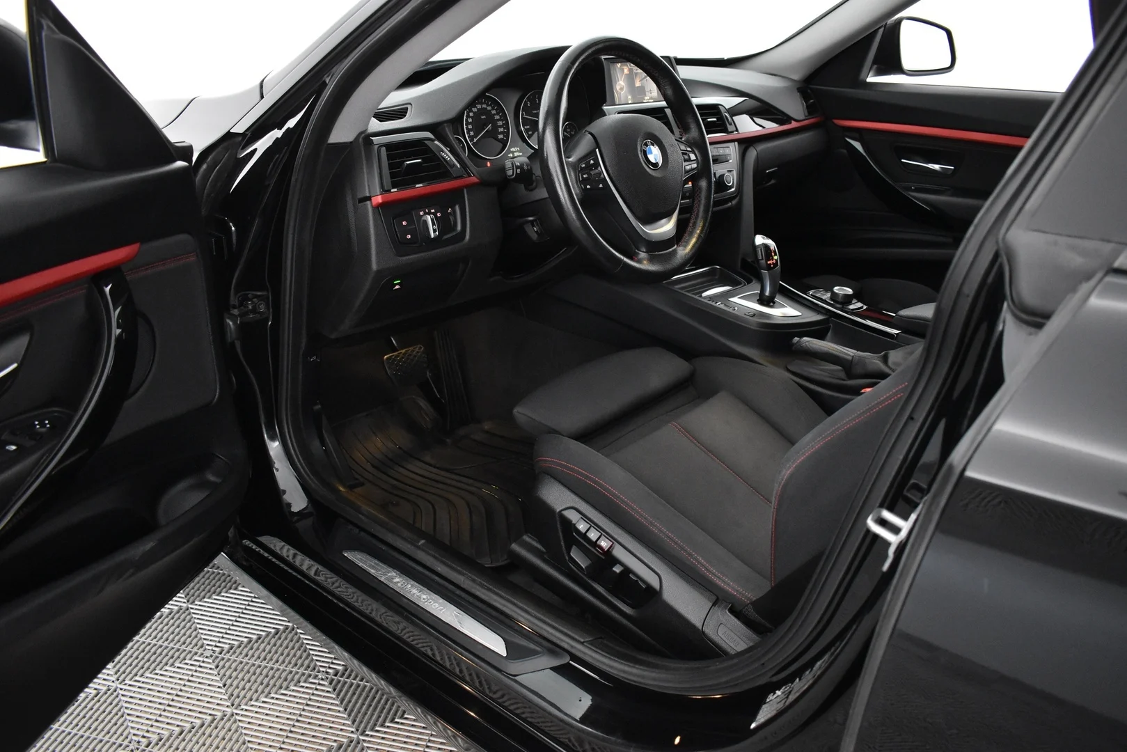Car Image - 64qHl7rhOh0nhrD94tAXU5