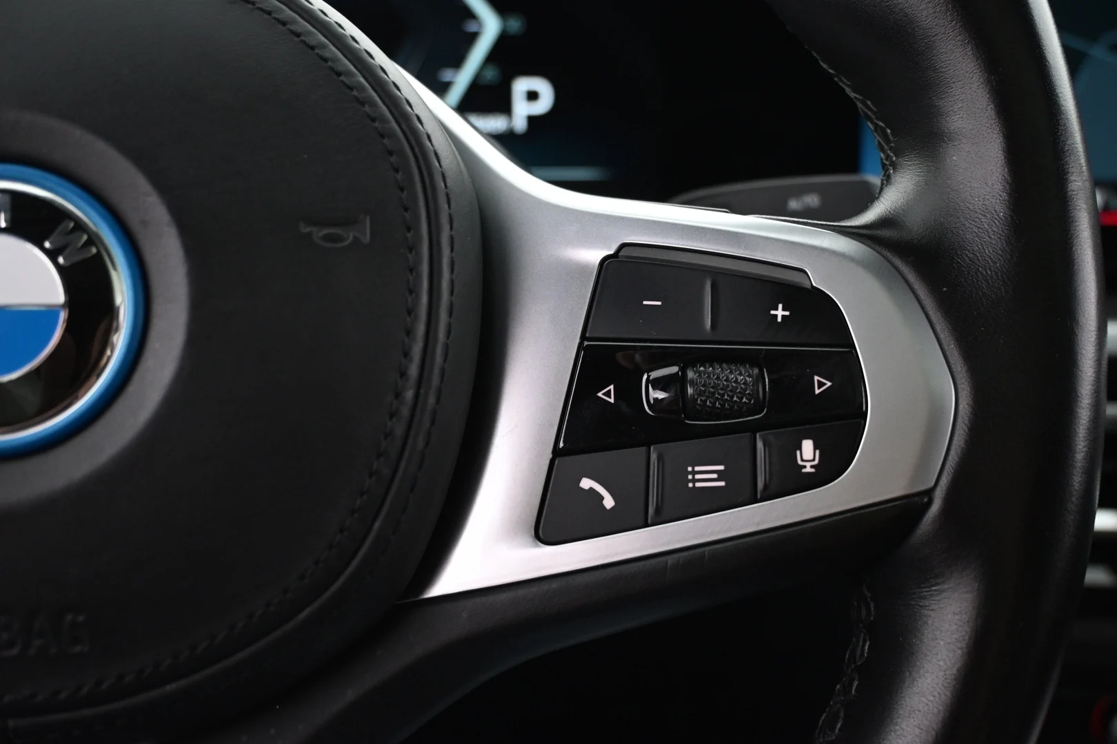 Car Image - 1uvXReesCTrnAU9nTAspw8