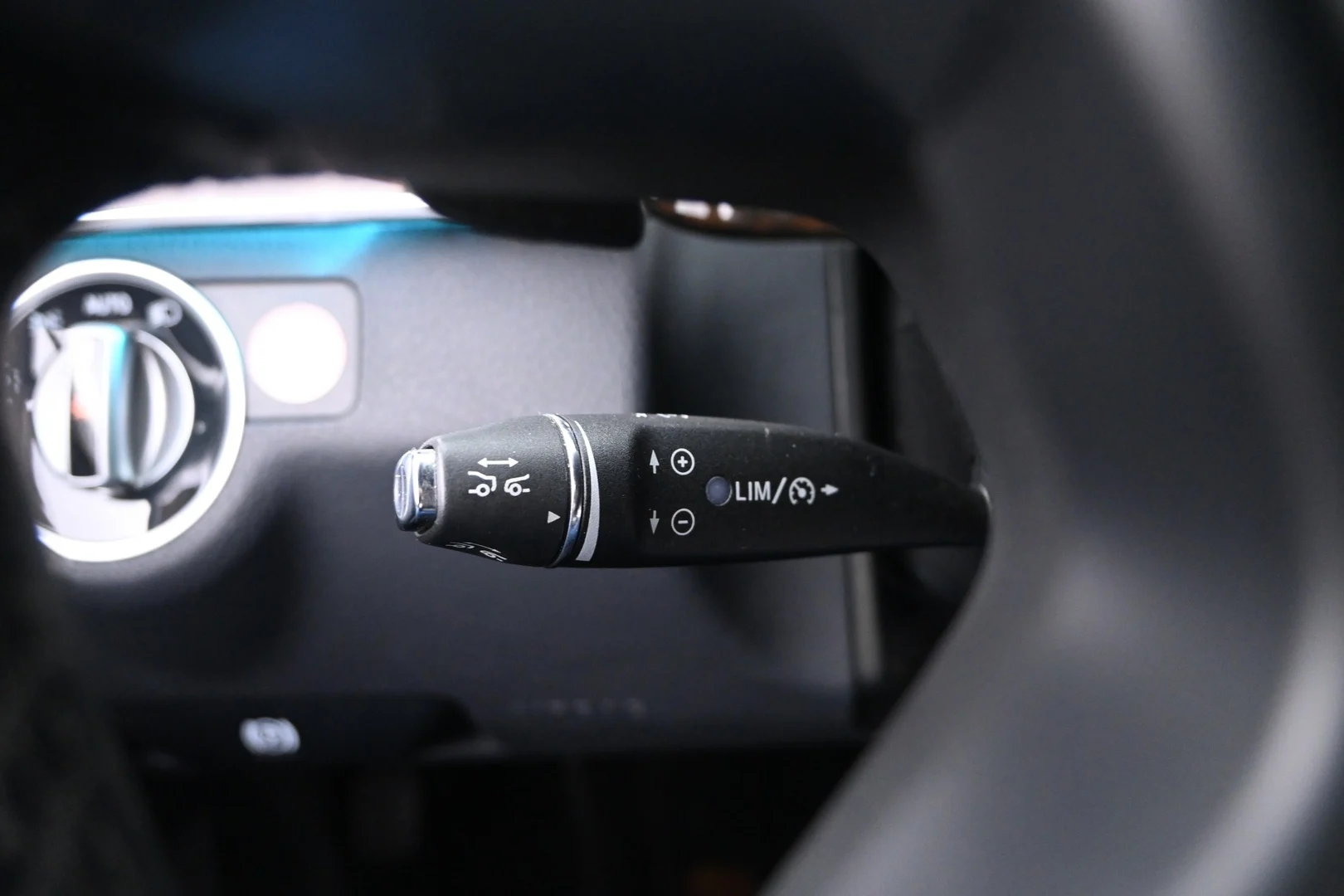 Car Image - WK9S8HpuuMwG3MzVgVm5L