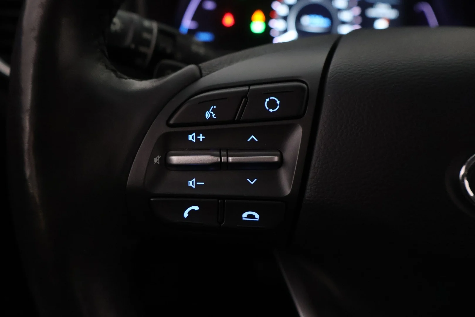 Car Image - 5XJB39tvEsNQRji54wcl16