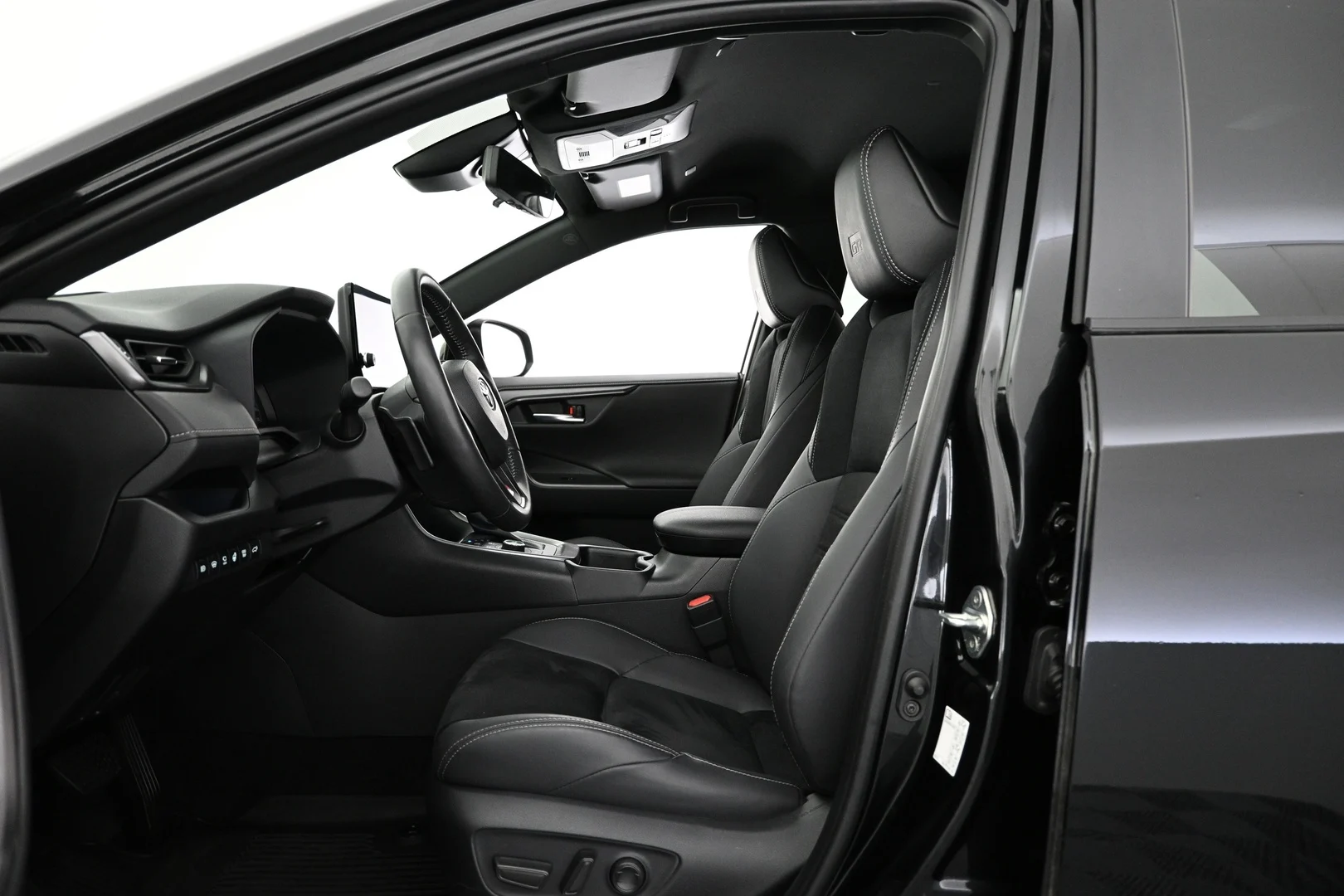 Car Image - 2Lc0yYjZmDSvaMKg2x1vTc