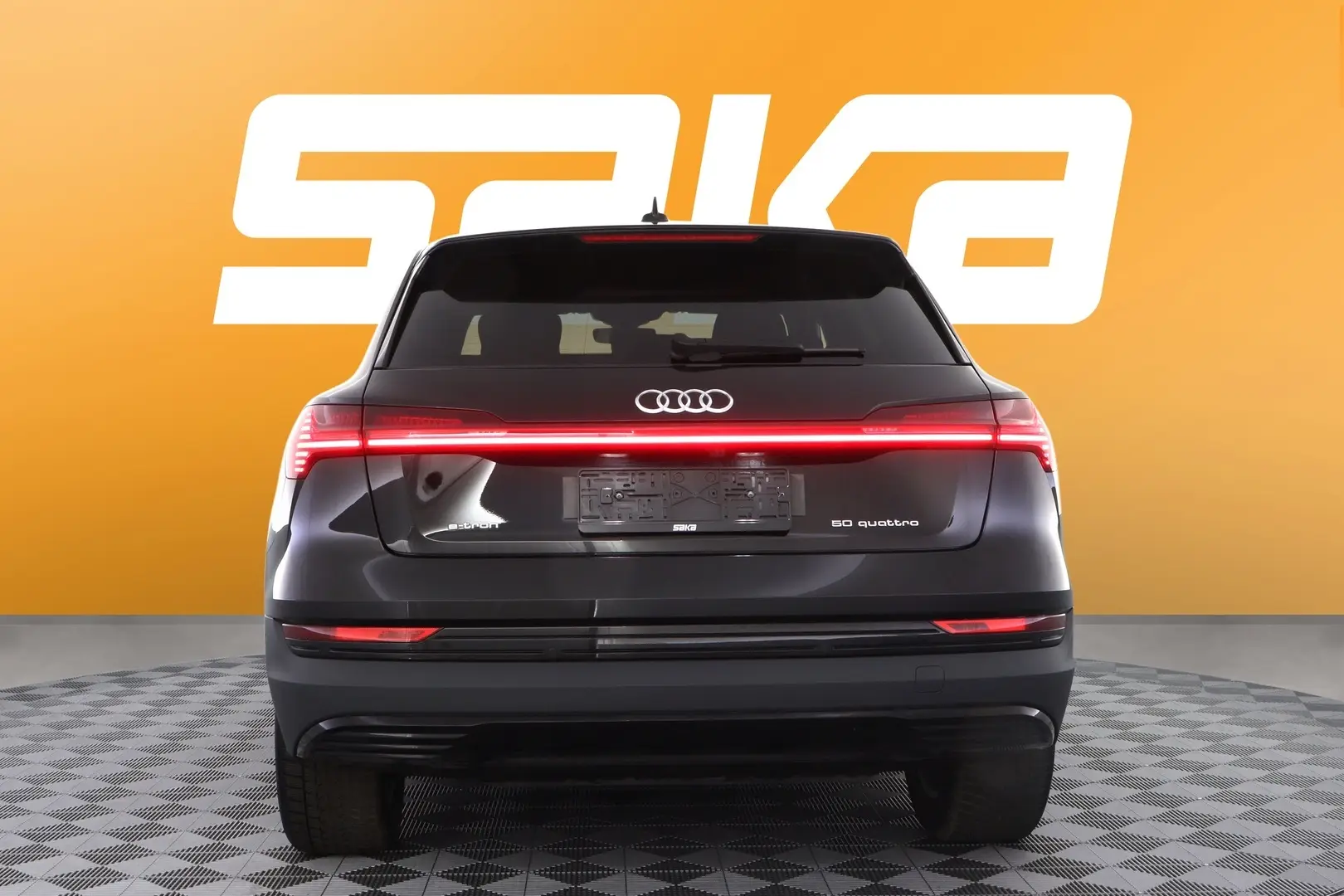 Car Image - 2LU8zTURWrBpoe0tWrrnM1