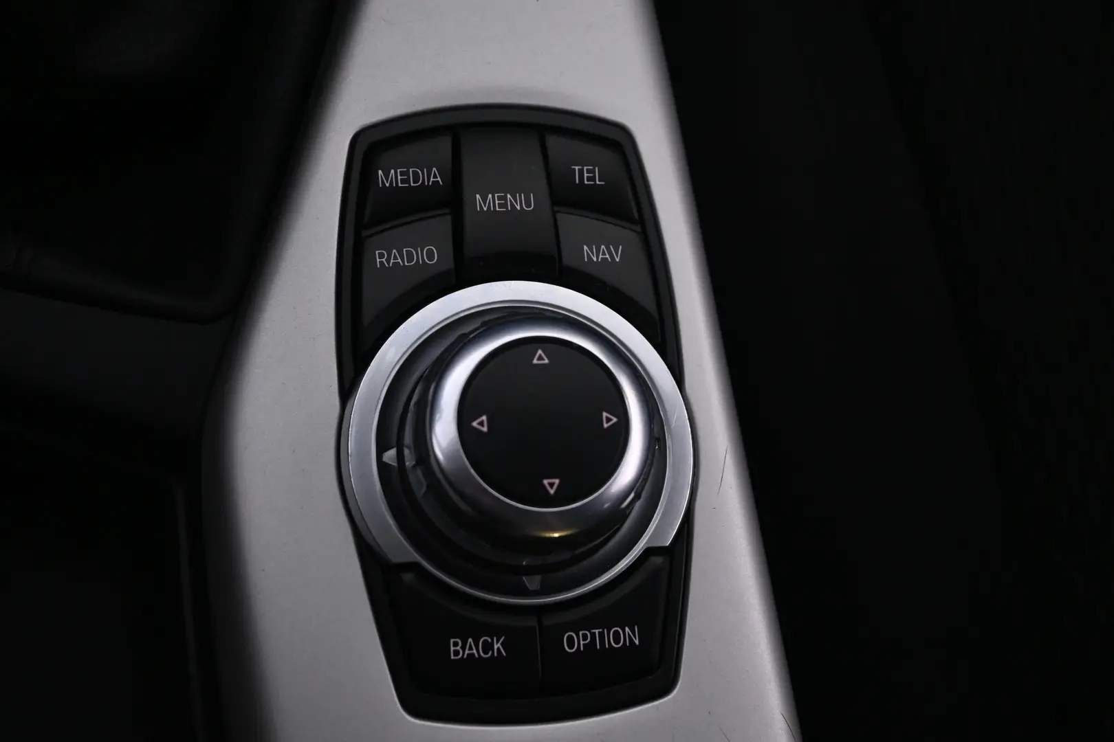 Car Image - 1N43tB7OIDQbtbX0cmvmGb