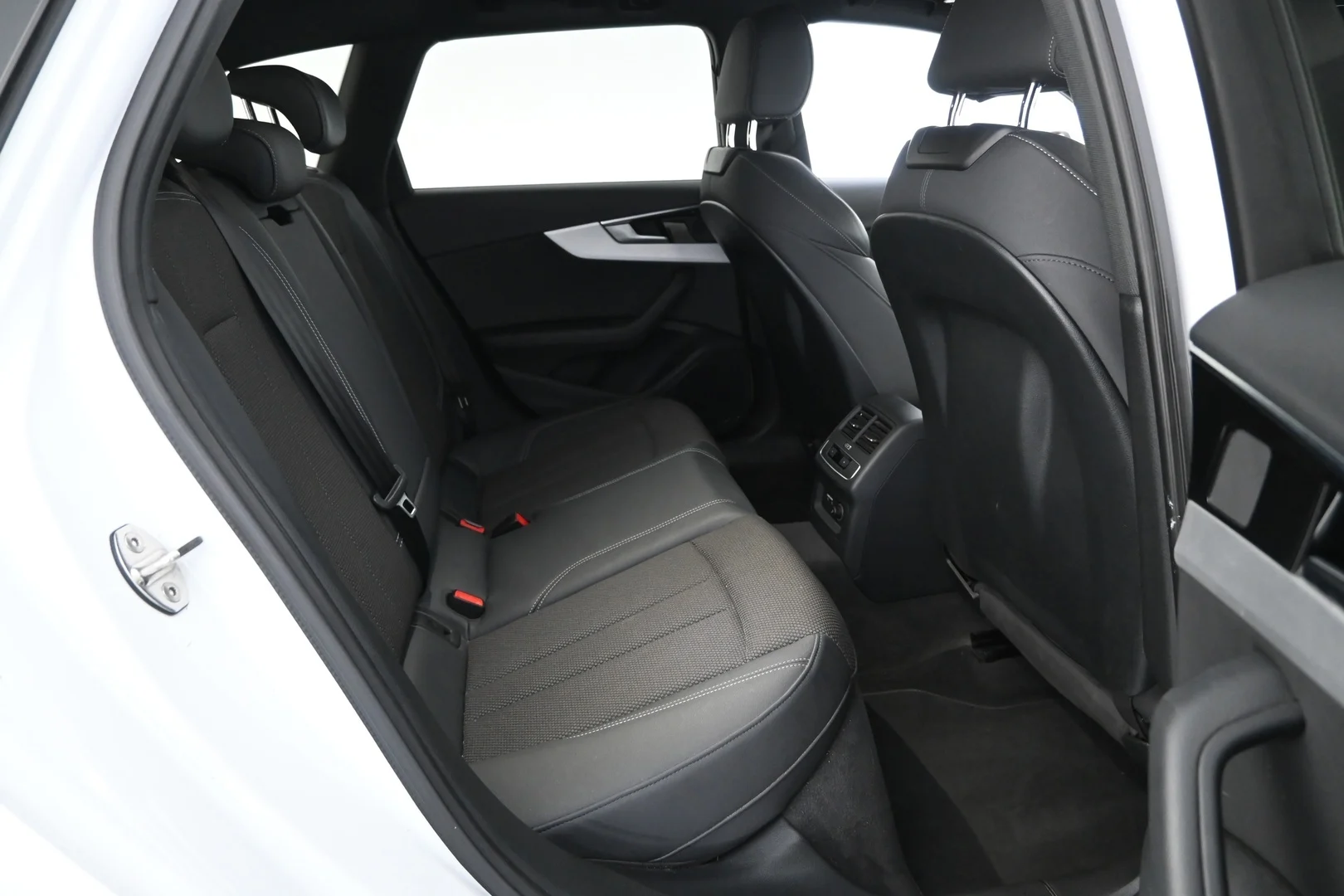 Car Image - 5ajgJ3z6v310OywHyvw4FU