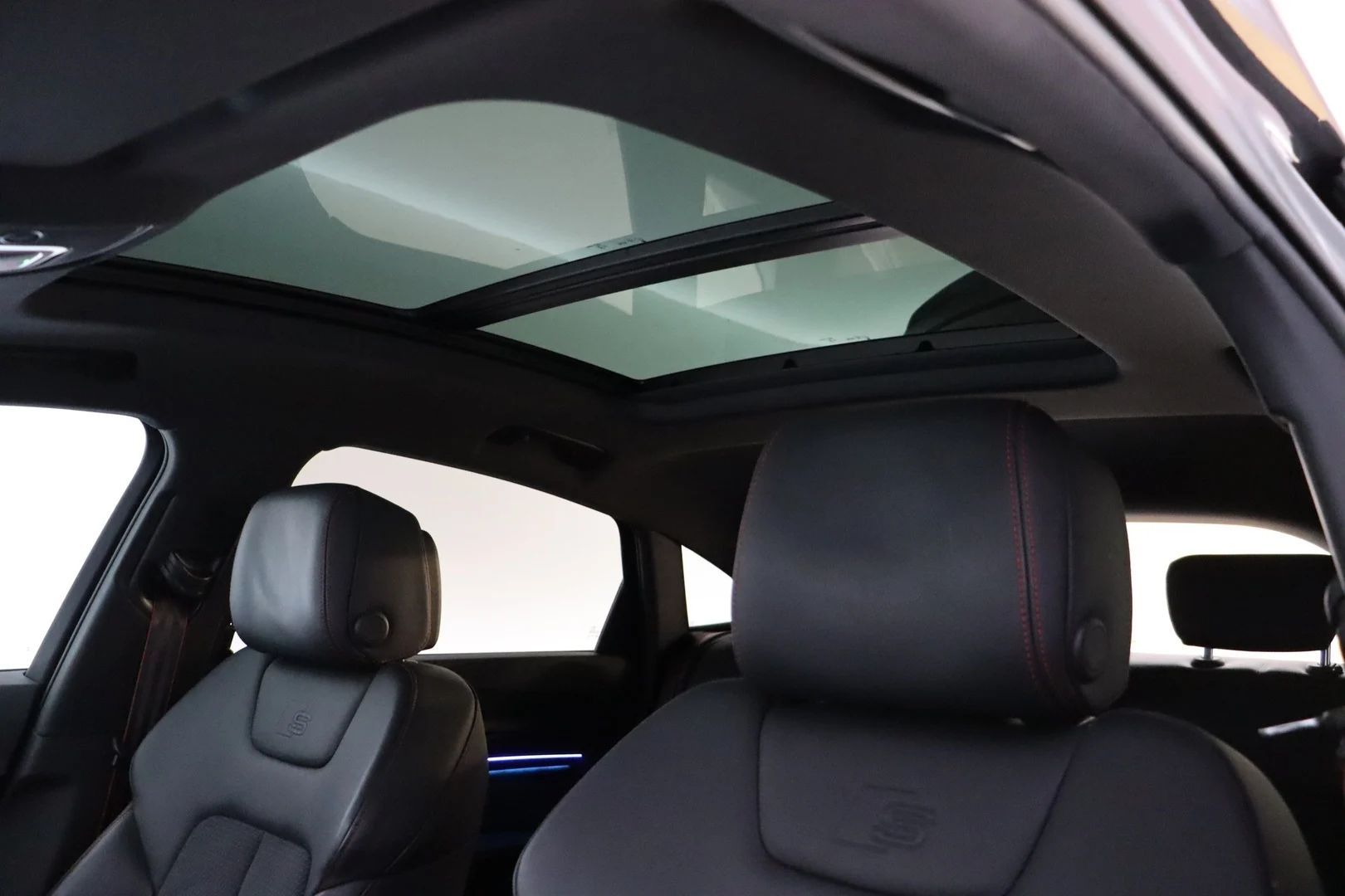 Car Image - tlPjRe3ds9J7DYVaauFYl