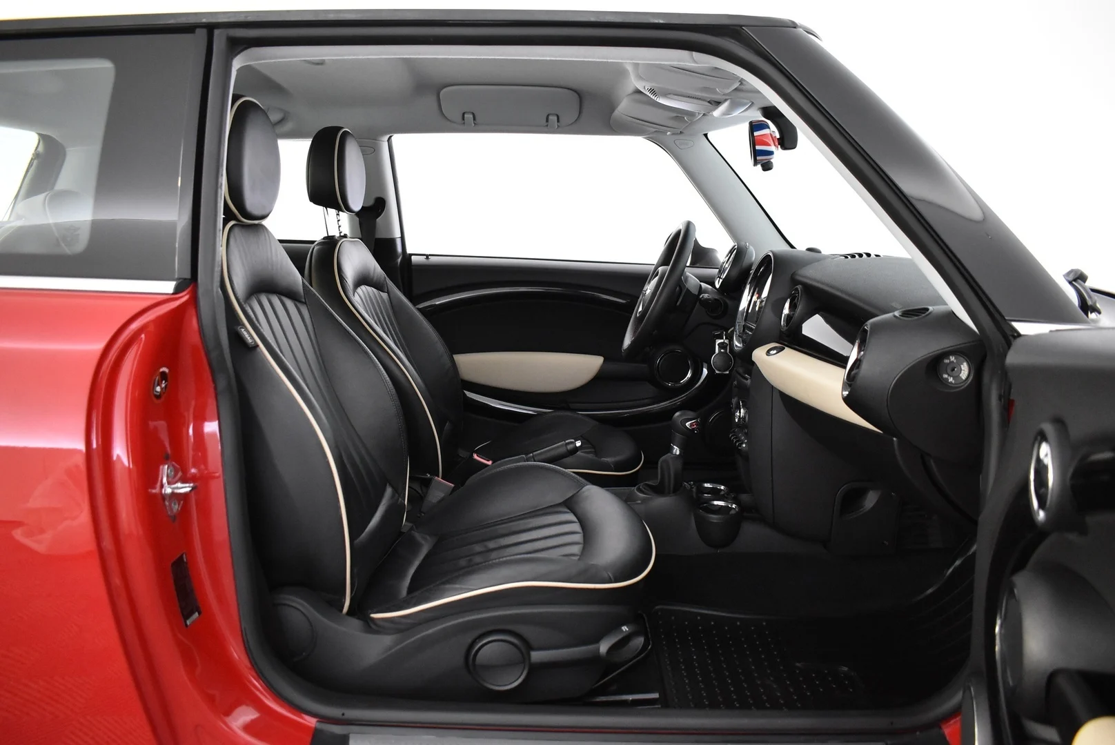 Car Image - 76OqEcS5cksBOq0Sye0tFT