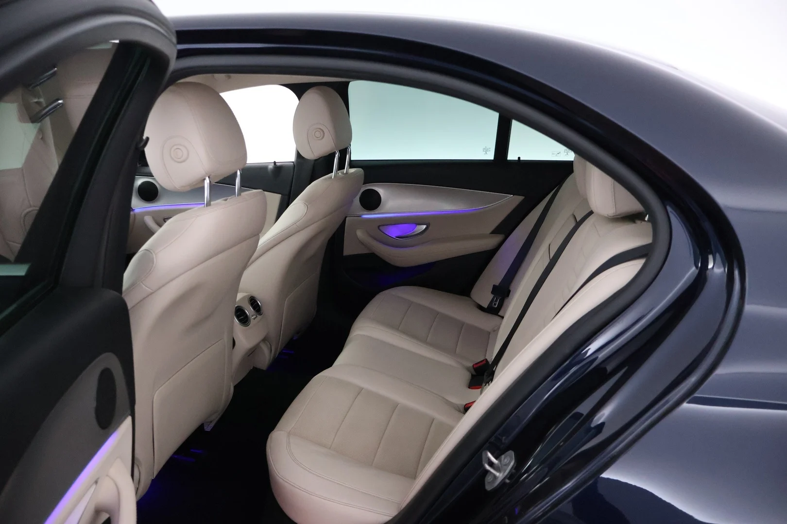 Car Image - 5iAFwpKBvs7FyRRWXxDqoF