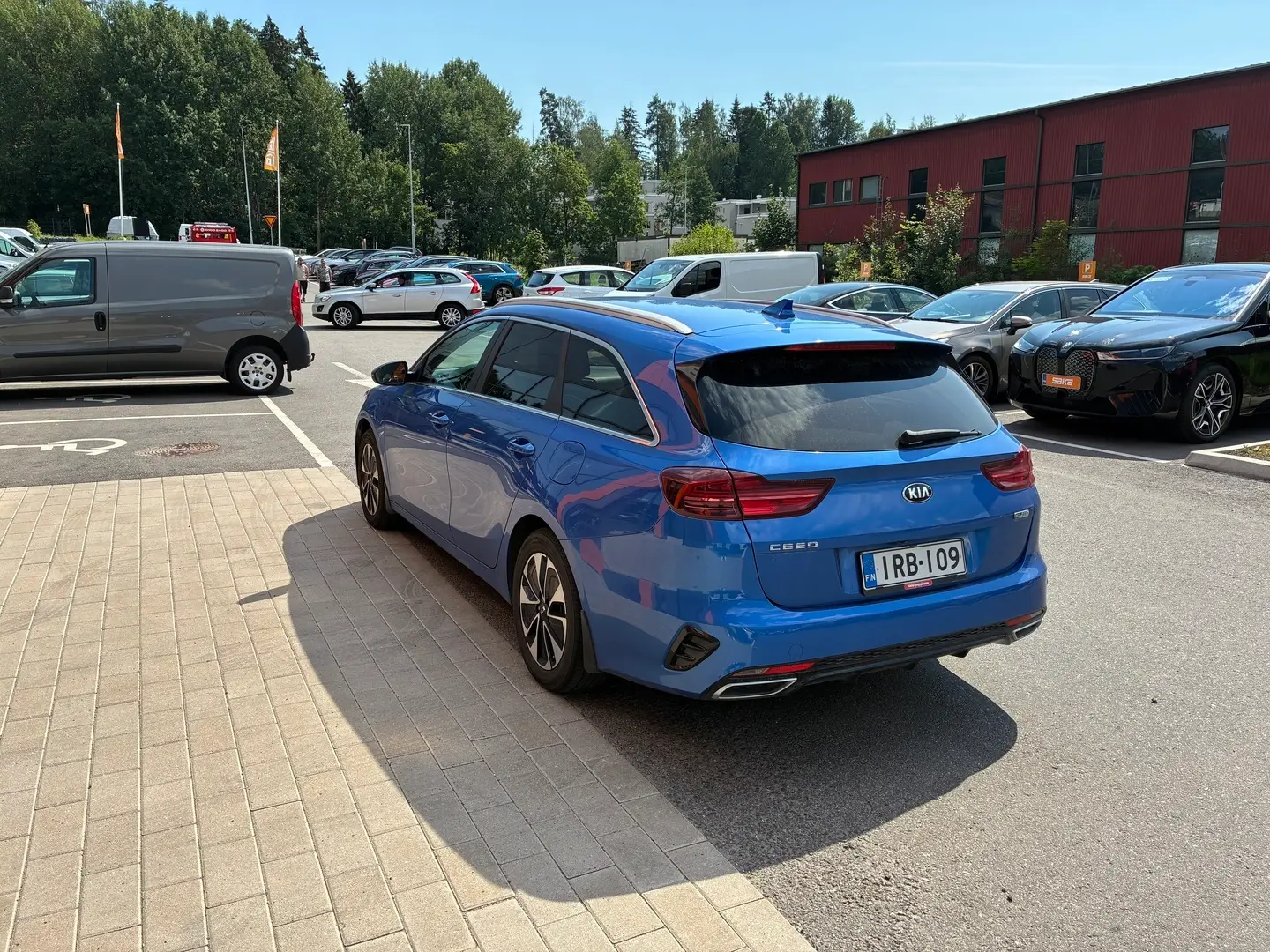 Car Image - 2VW5gh1BYjAUzmClL2DnEC