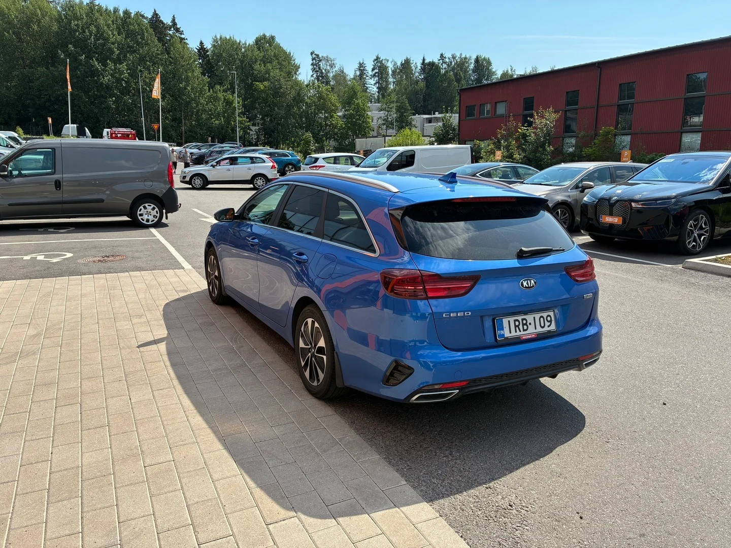 Car Image - 2VW5gh1BYjAUzmClL2DnEC