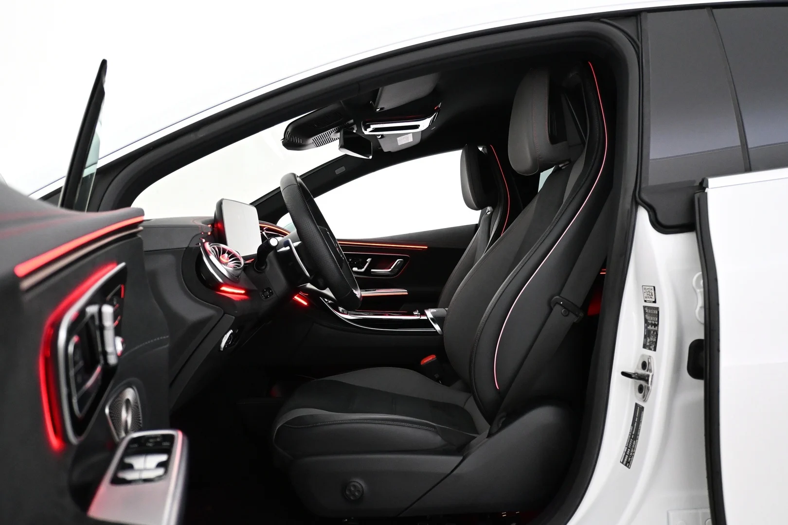 Car Image - 4wzLxsQDAf3MAywf5CwBLb