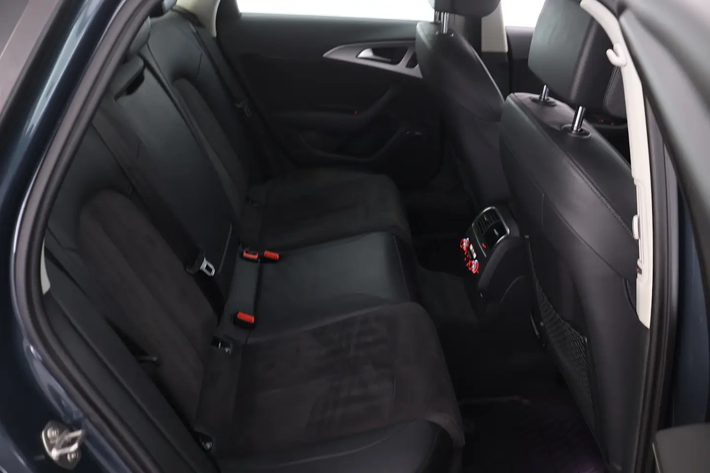 Car Image - aoU1ctYKUhYfIZFR0uBvY