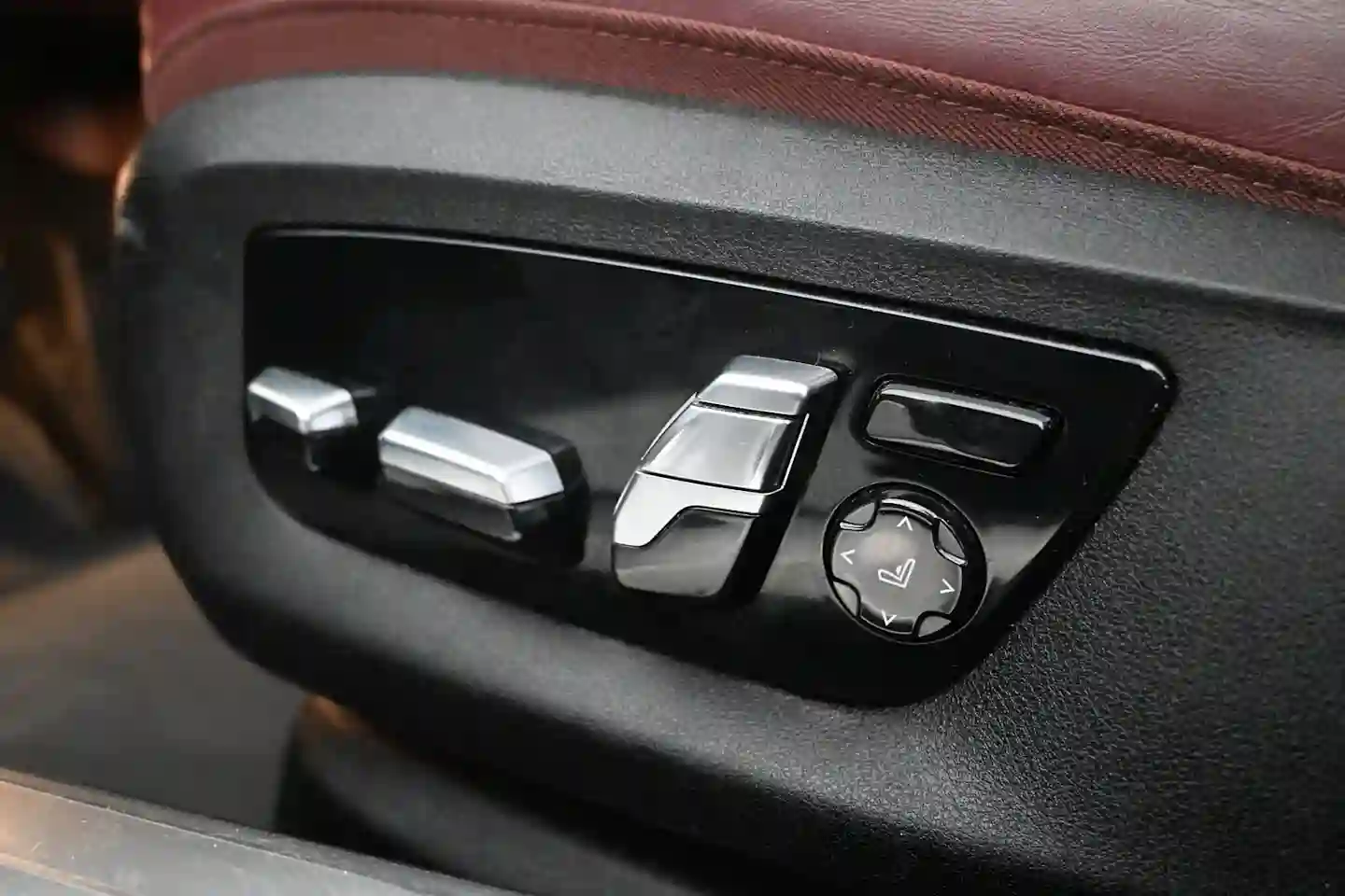 Car Image - 6785V2LtQNyojPl7jlm7Wr