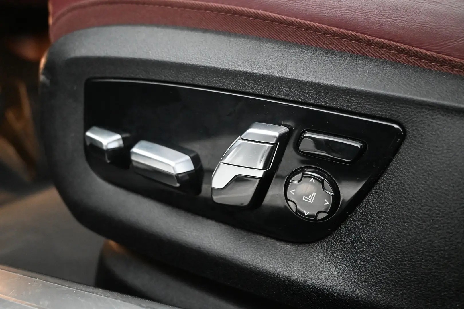 Car Image - 6785V2LtQNyojPl7jlm7Wr