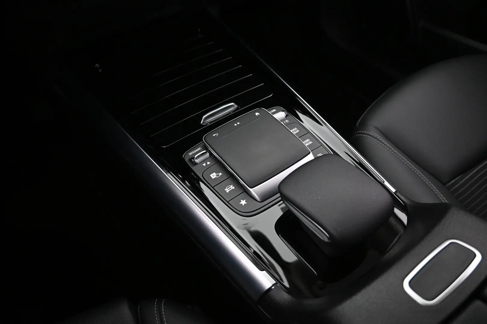 Car Image - 6mq4qFP1RsataBLCx0LzHX
