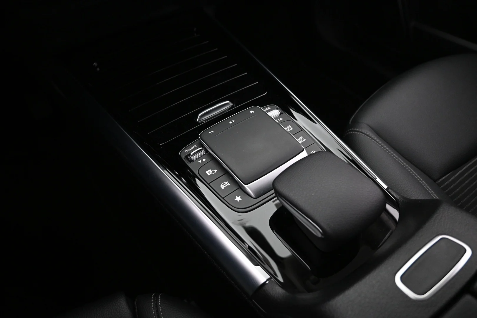 Car Image - 6mq4qFP1RsataBLCx0LzHX