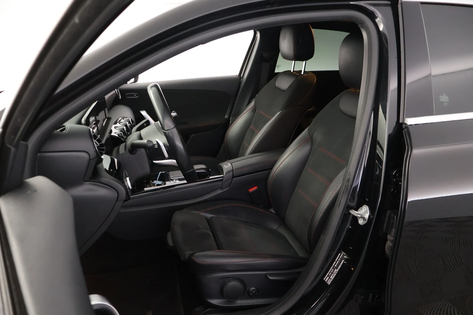 Car Image - 1R4ozGsYT9EQ4dJsfLam7V
