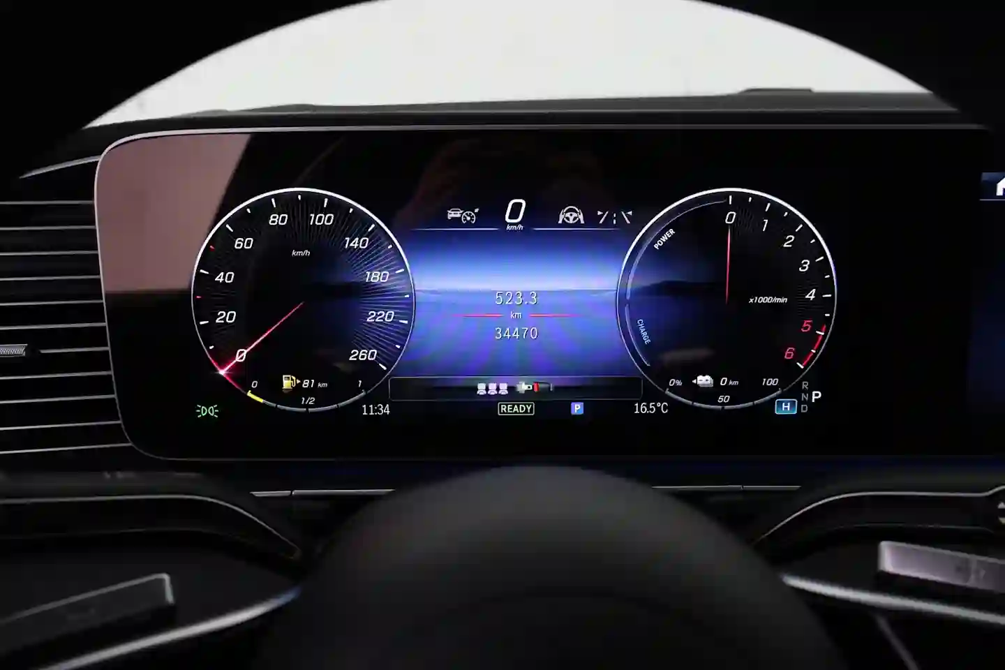 Car Image - zSMg2ikQm8q8U04Lr5DDN
