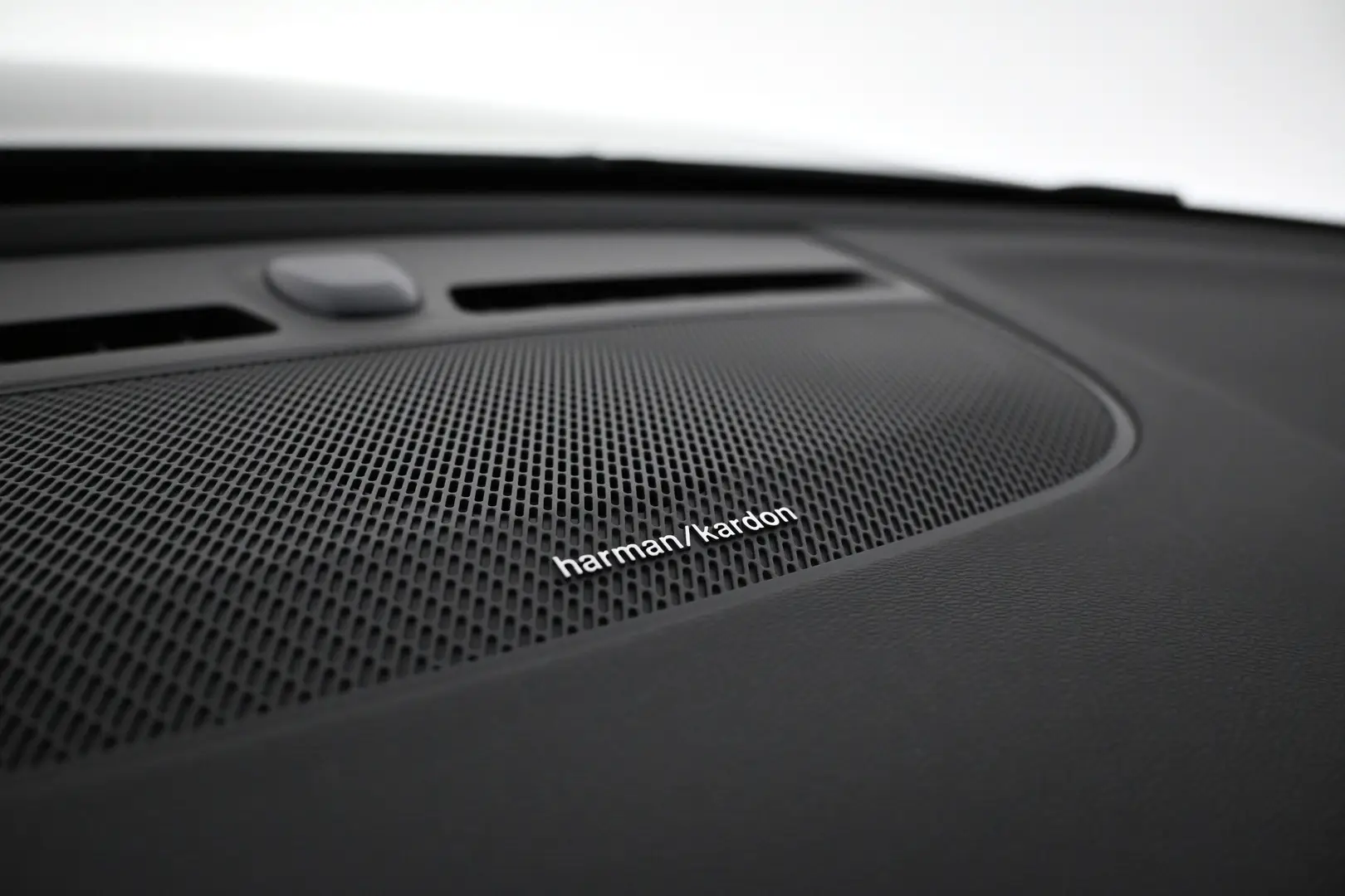 Car Image - vsKuzJ5VKboeEMwWi2dsE