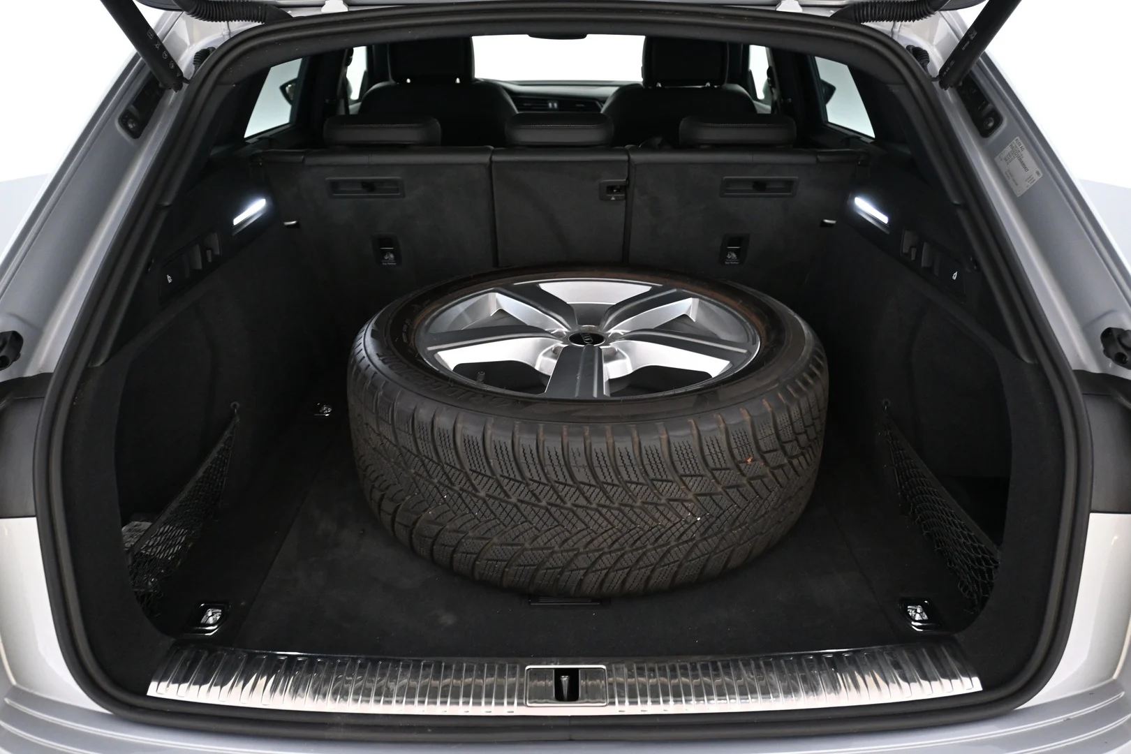 Car Image - 60AzQy0xzNASpTqDj2DUNT