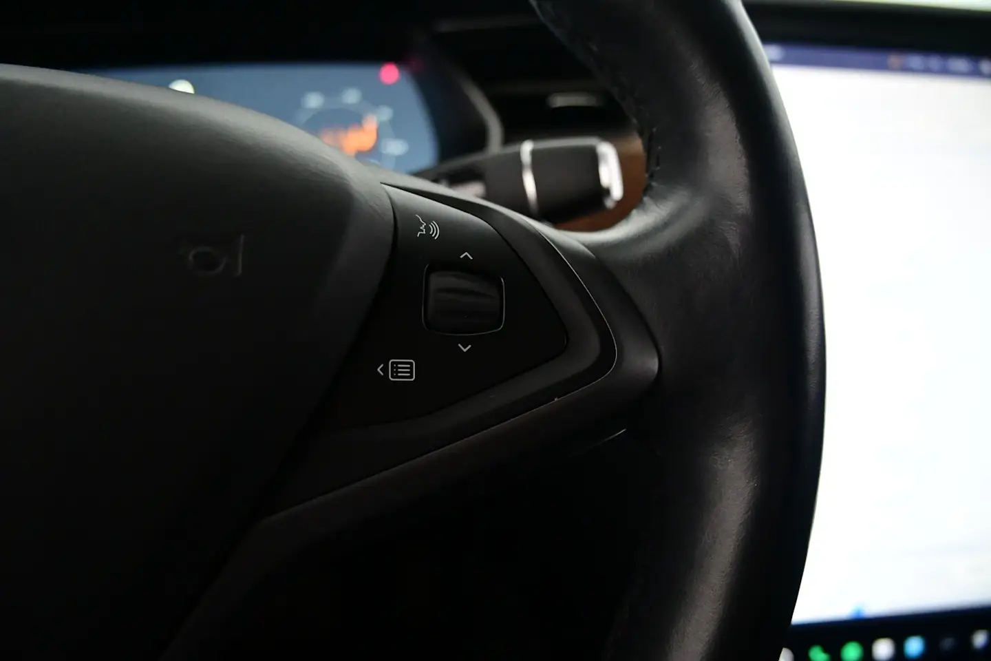 Car Image - 5LjNWqnC8HcoyzKTKqEe6X
