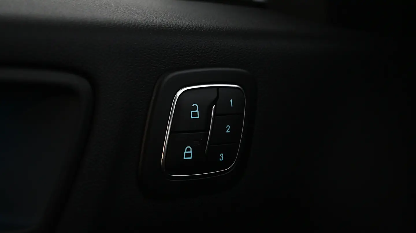 Car Image - 2UpR2OqqOpbKOykeajKRKZ