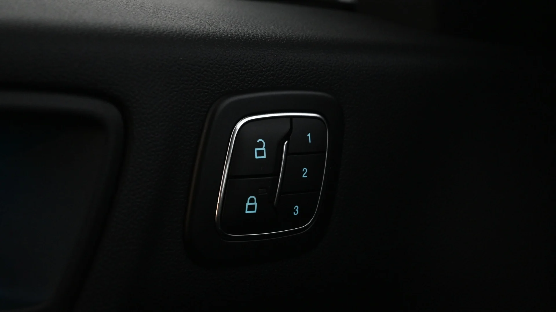 Car Image - 2UpR2OqqOpbKOykeajKRKZ