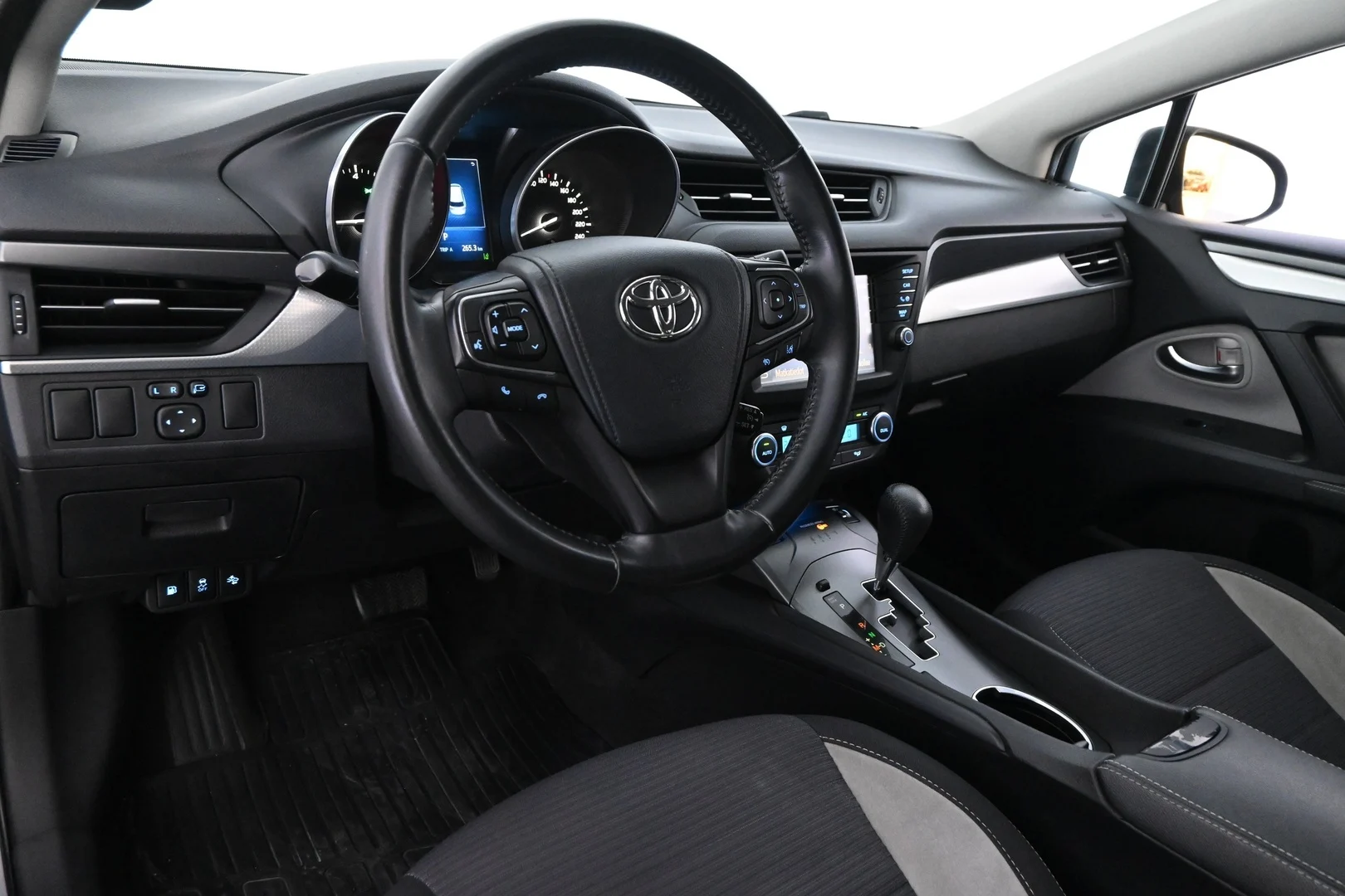 Car Image - 76RXE7U0YpFrol0Q3mAsjZ
