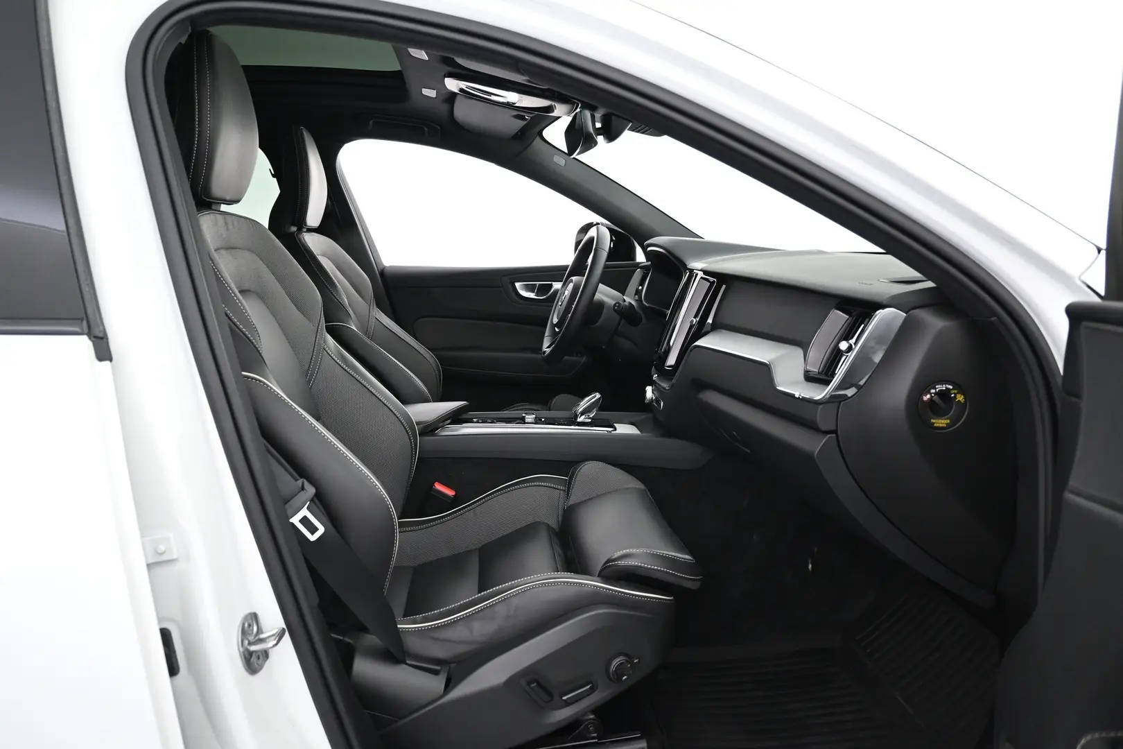 Car Image - 3F3bcpxmFnjolCL2mA46uL