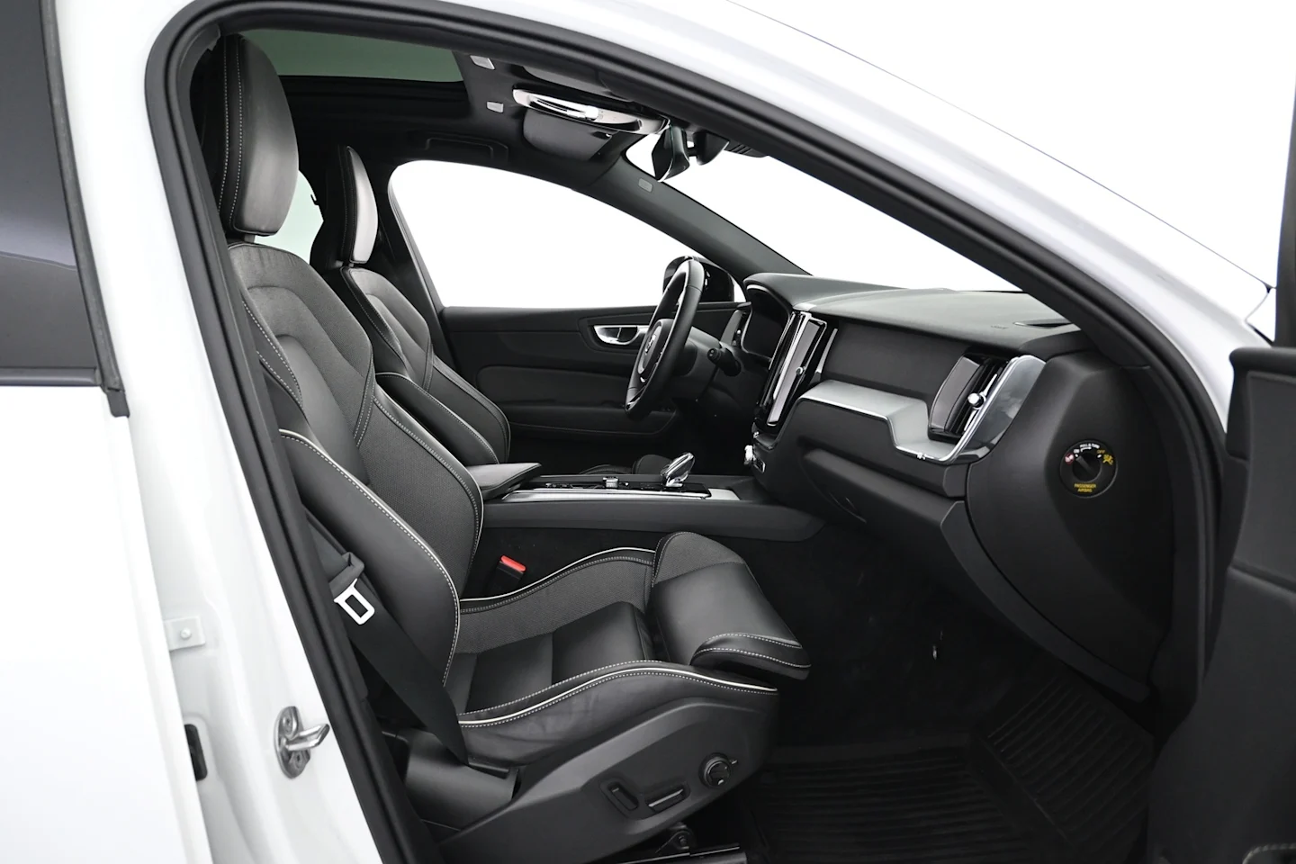 Car Image - 3F3bcpxmFnjolCL2mA46uL