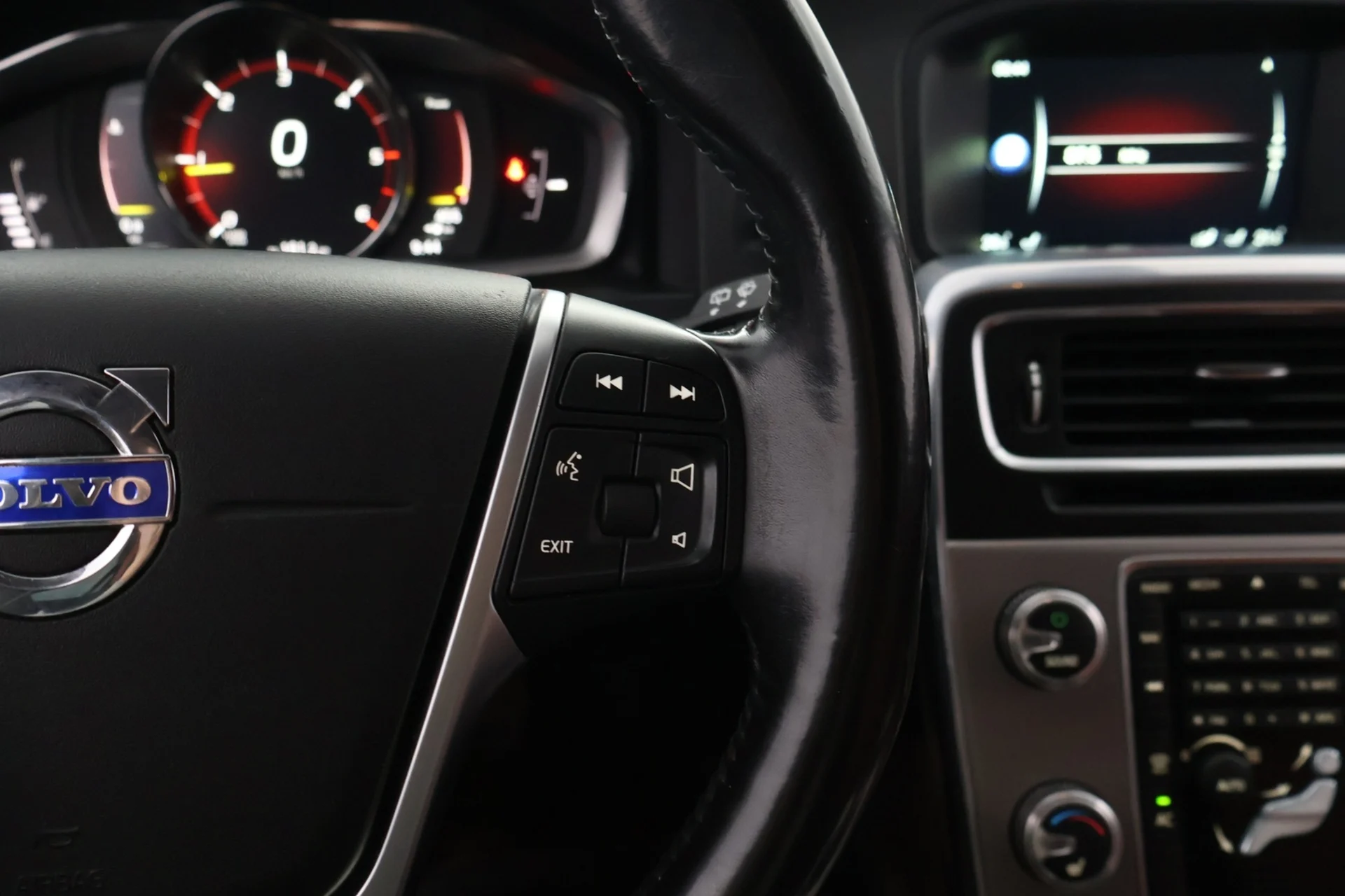 Car Image - 4B0ibEK6zUgpGE2vWxBa2G