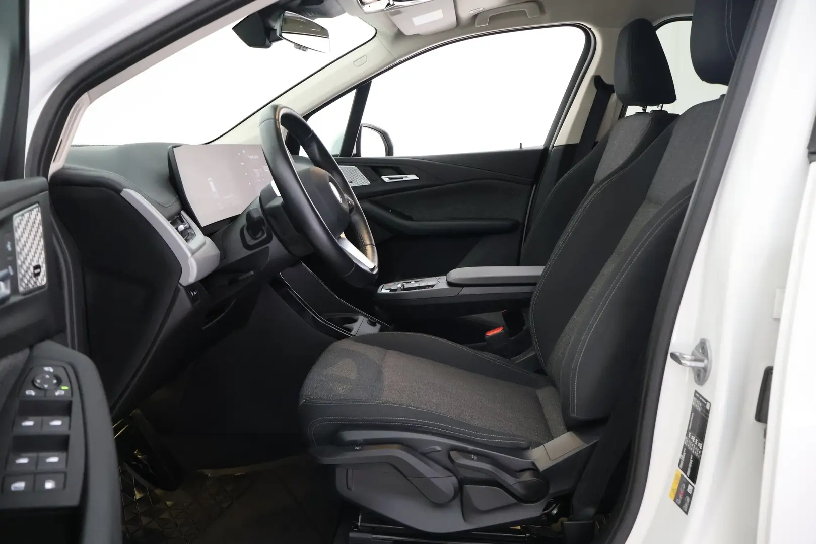 Car Image - 2fXXy8CoftBiiFz4oMpZXP