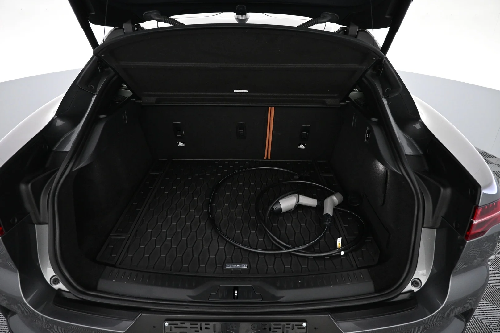 Car Image - 2BmAOpMsEOq77w1SjsHG8t
