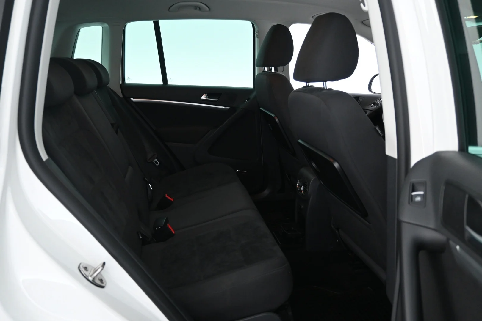 Car Image - 2jsa5pxqfQYAlQUCIvXHPi