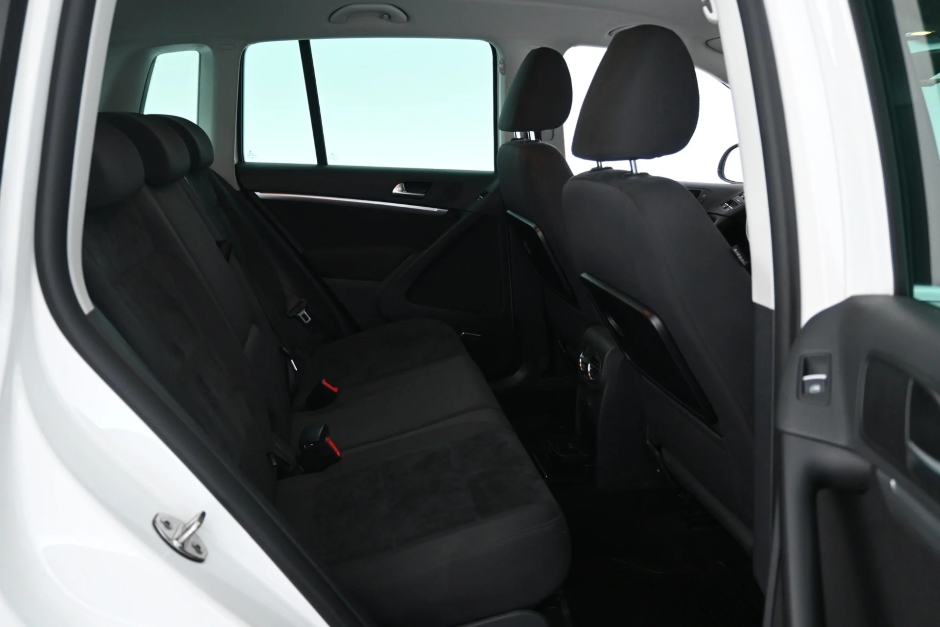 Car Image - 2jsa5pxqfQYAlQUCIvXHPi