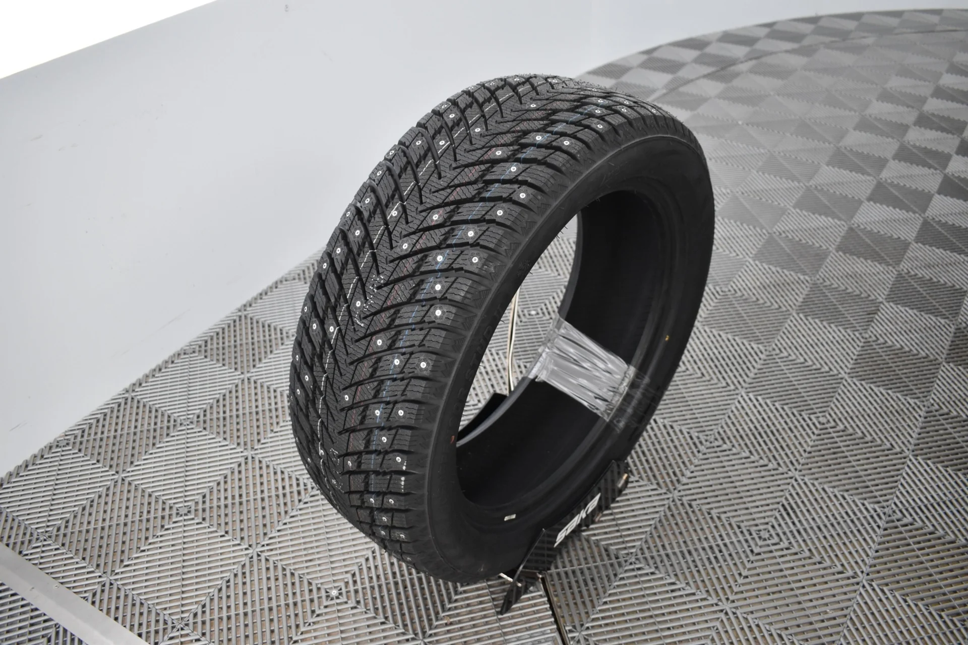 Car Image - 6ONAkCV2CrcT2N1yLs3Yqa