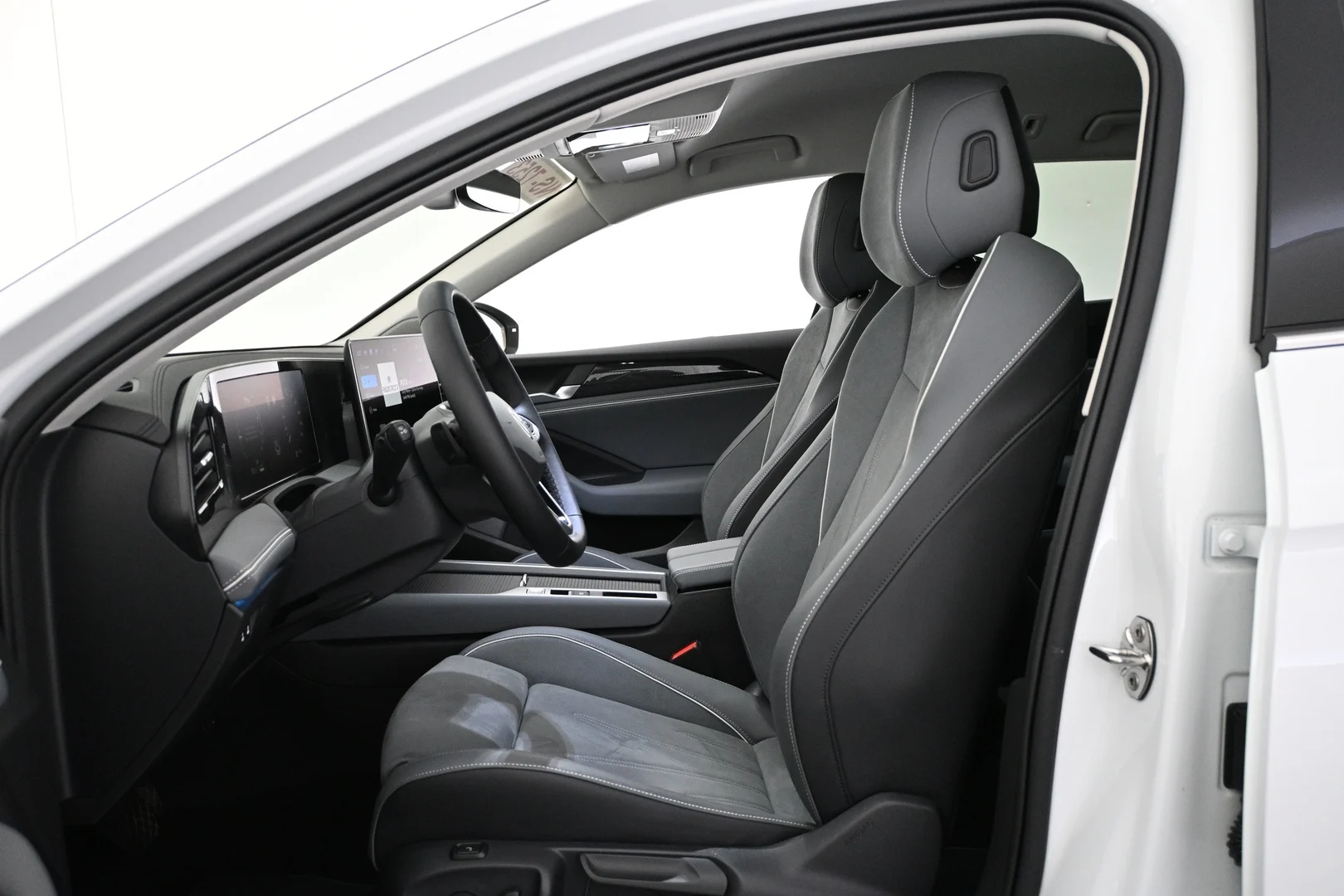 Car Image - 3Tc17S9oCoygshzjNyVB7z