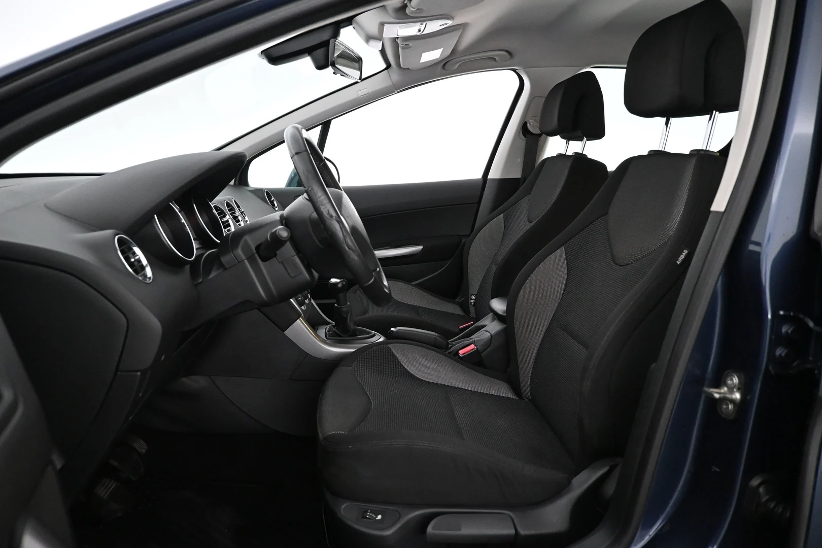 Car Image - UAWamKTKQ601PIKZQXagt