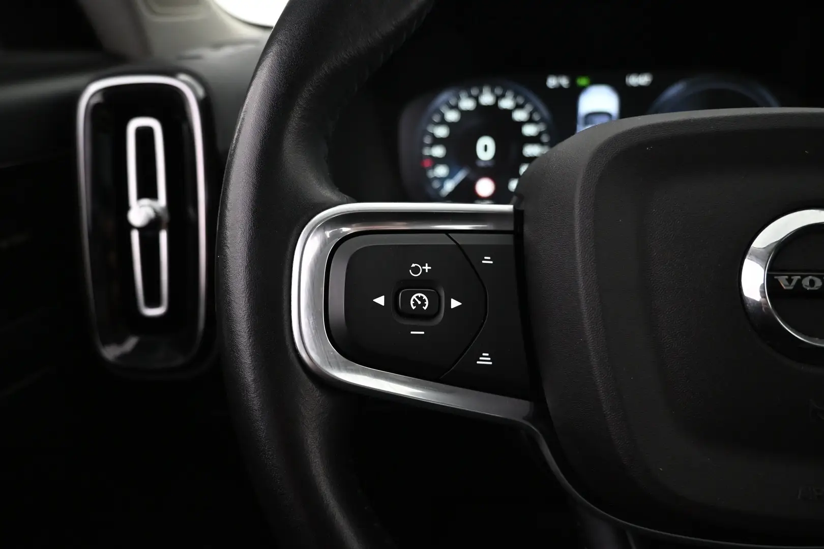Car Image - 1OdpdsLmPjTIgsKU0TTWGK